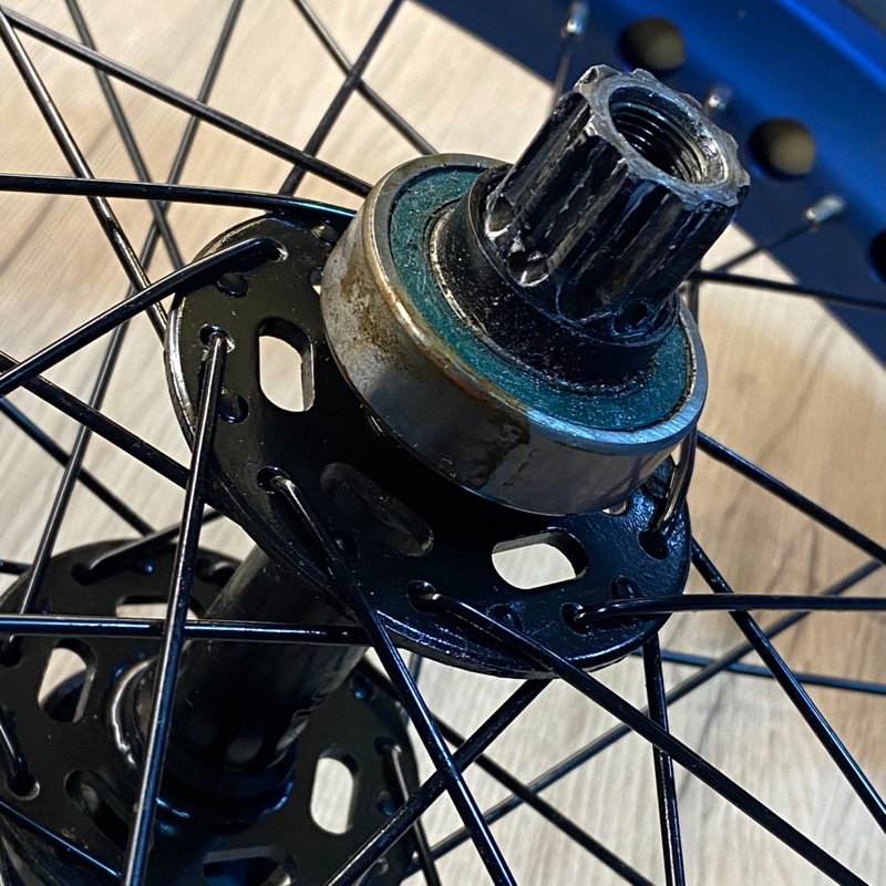 Cover to protect bearing and ISIS / Q-AXLE drive of a Unicycle by ...