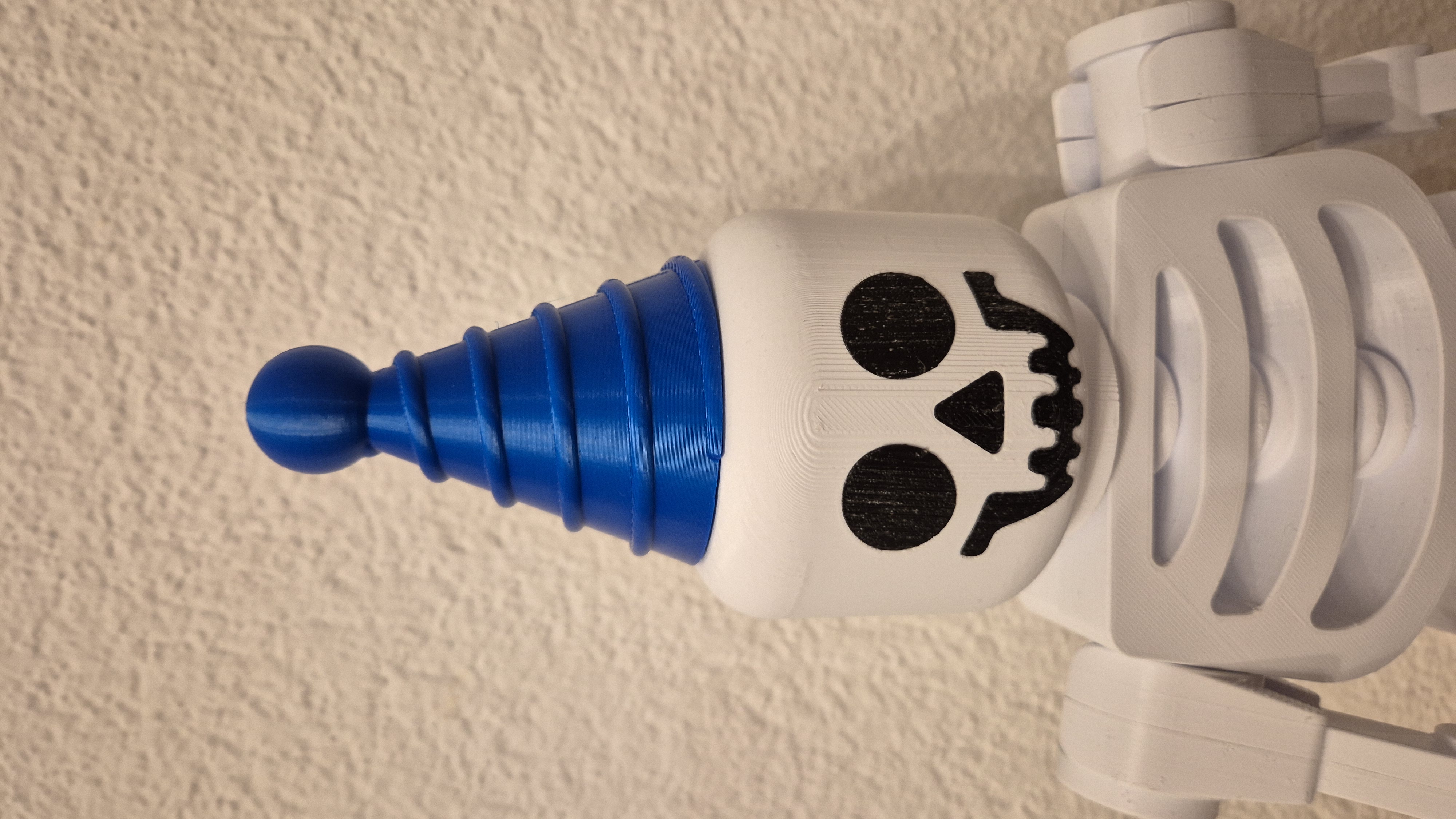 Mega Brick Skeleton – Party Hat