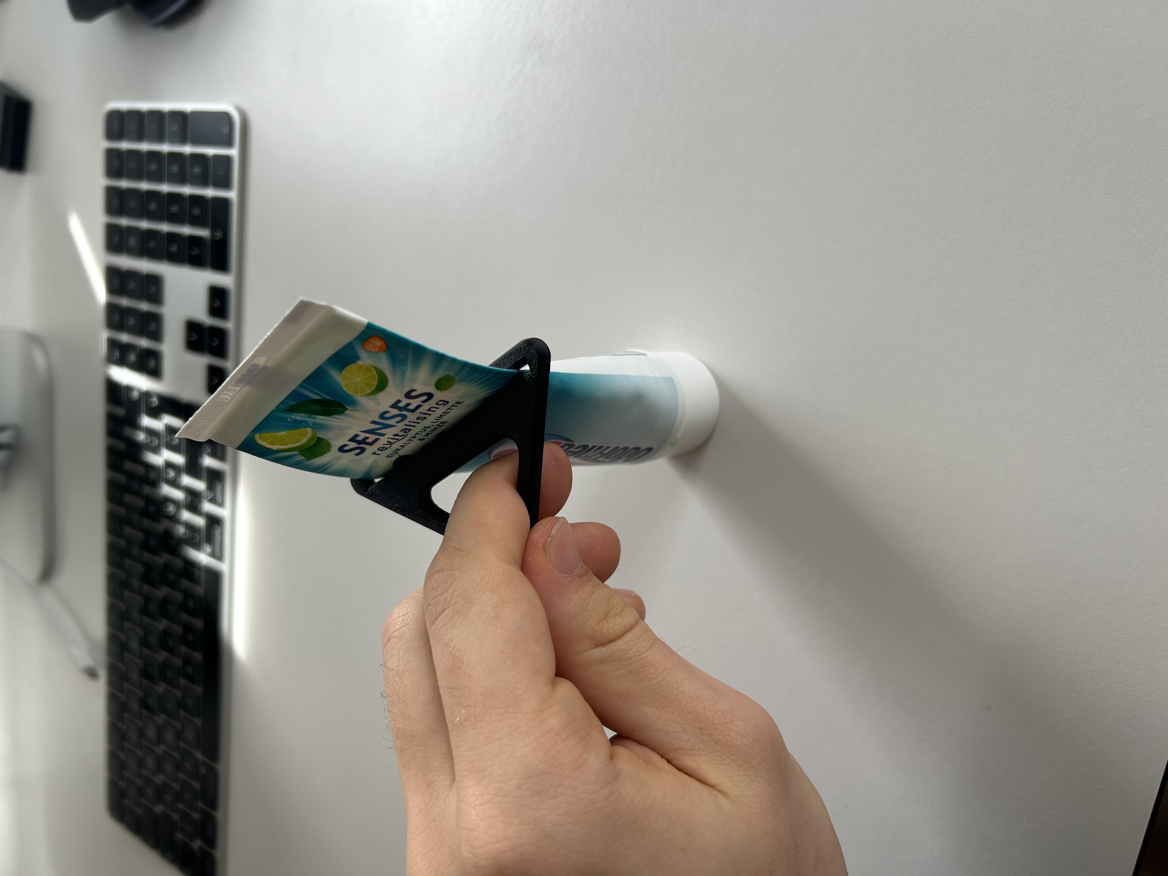 Toothpaste Squeezer — thumbnail 3