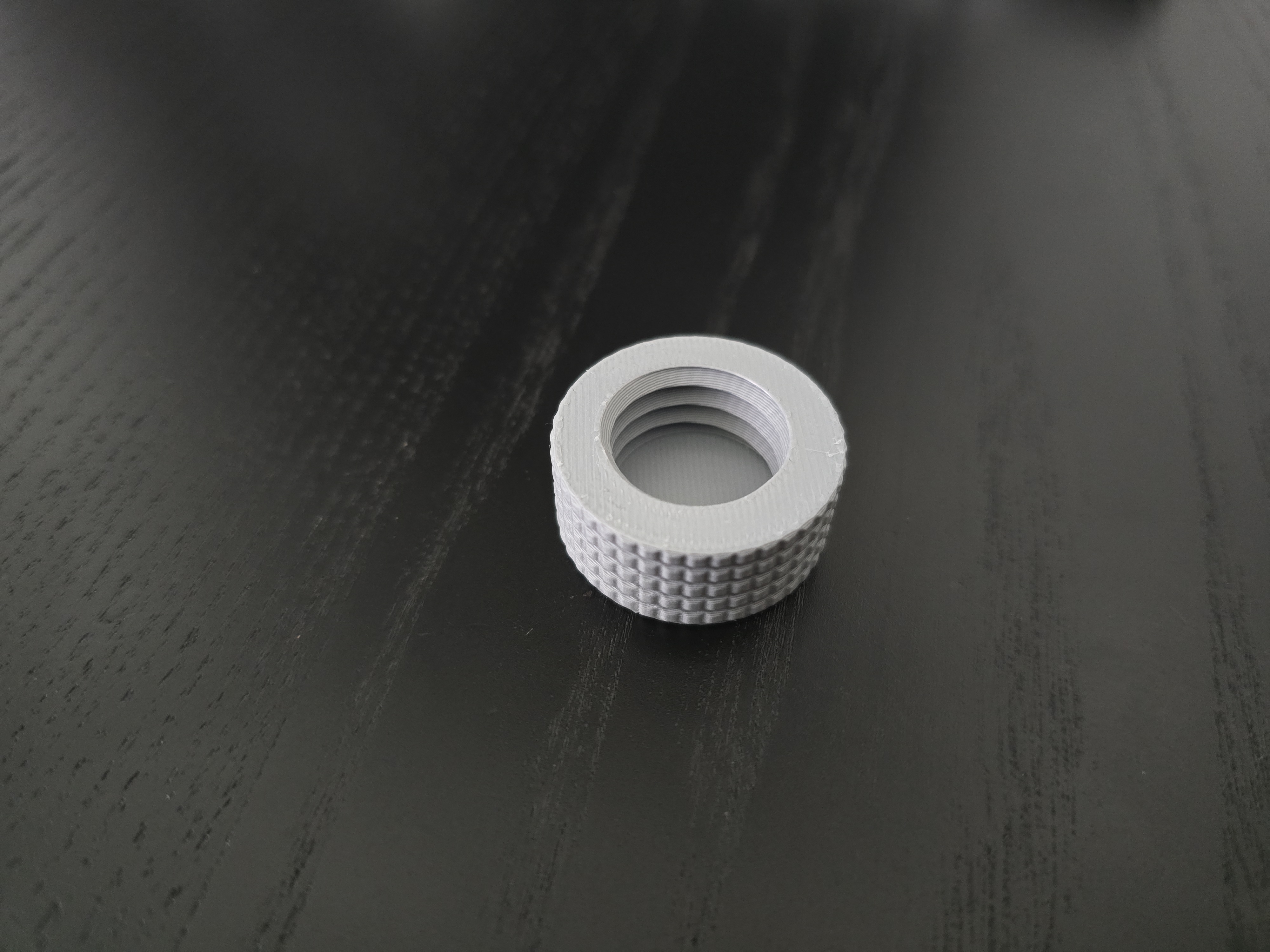 Closed counterscrew and a shorter screw