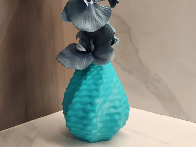 Jiten Vase | Modern and Minimalist Vase Home Decor