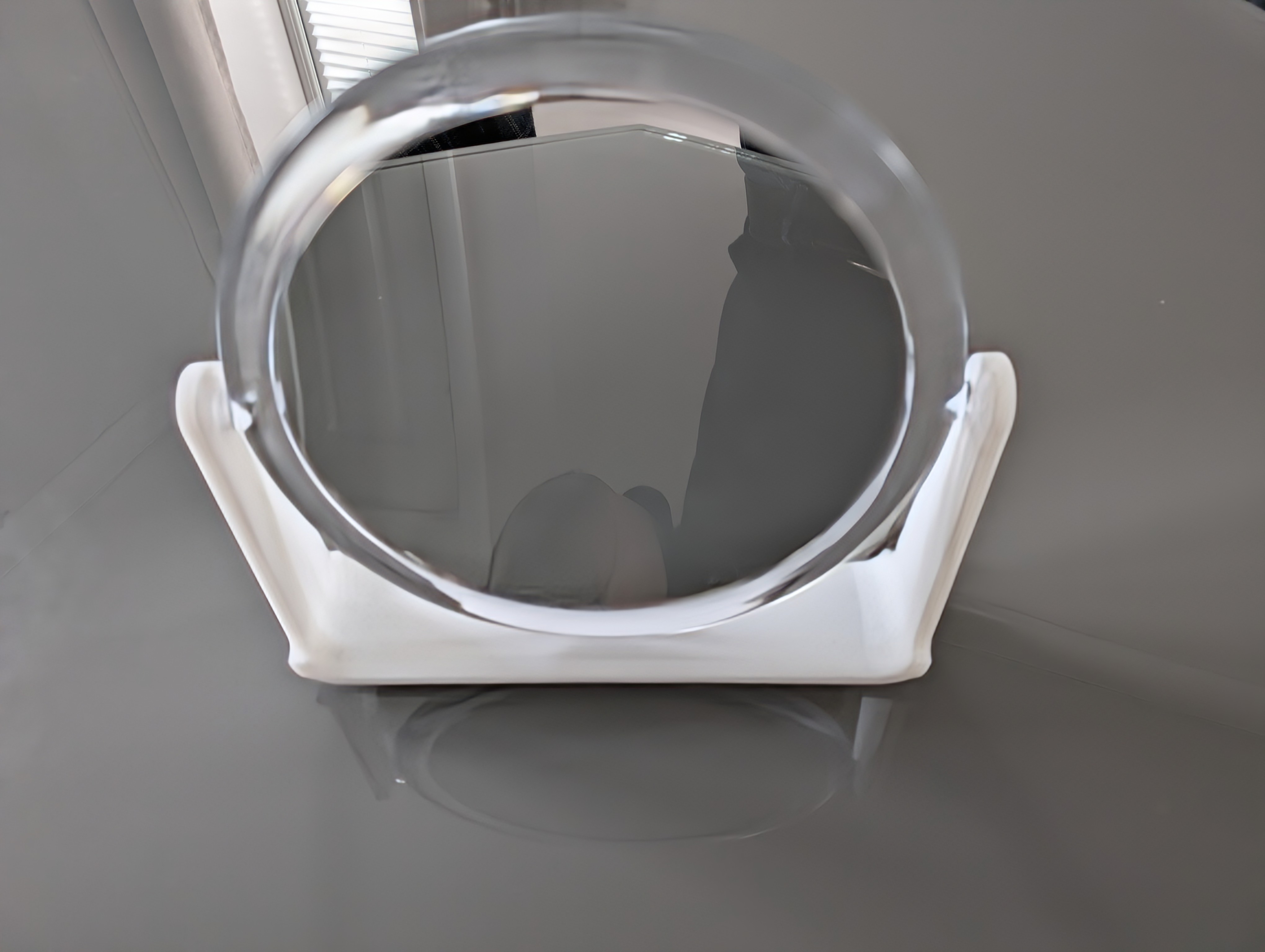 Make-Up Mirror Stand