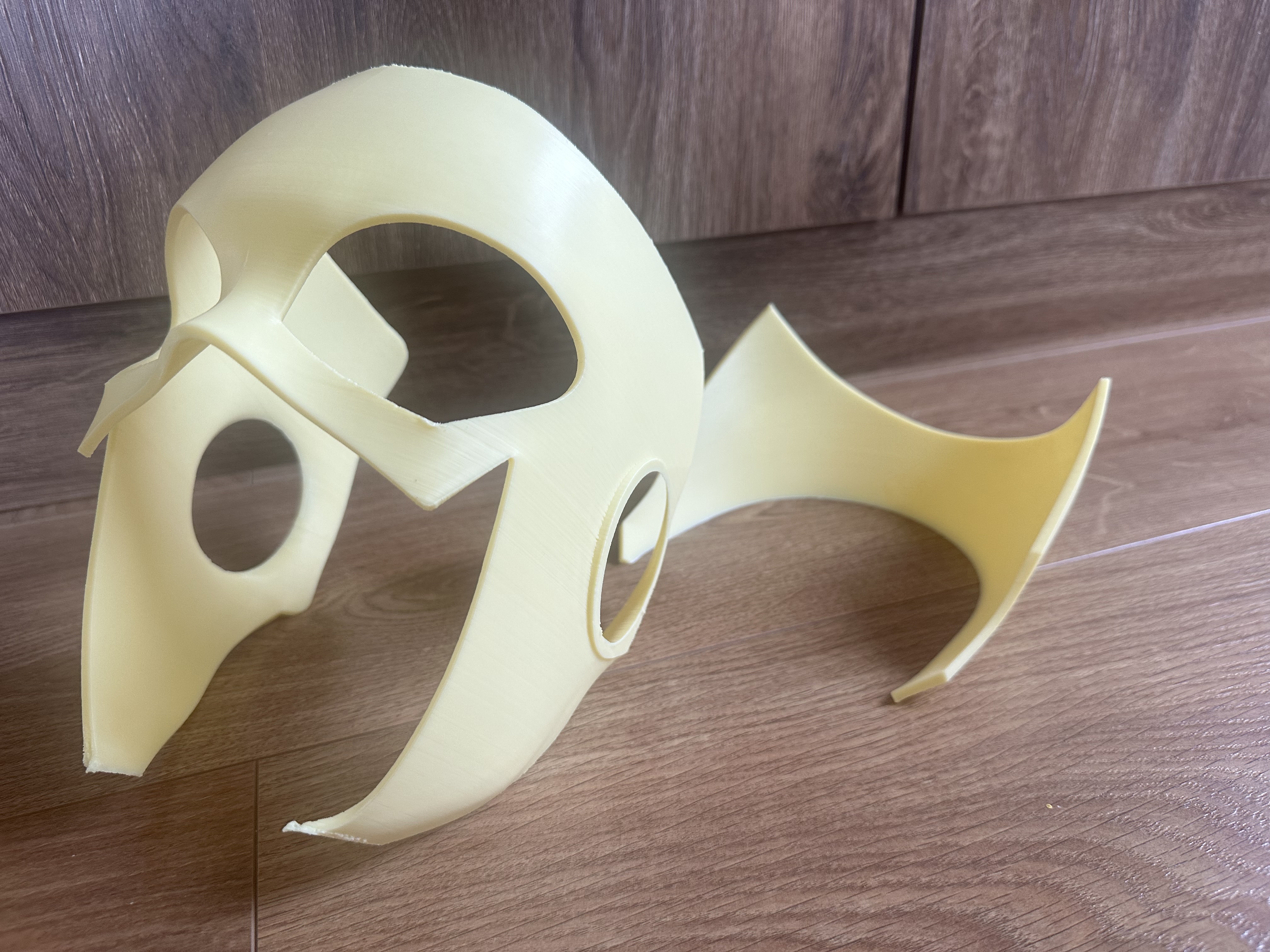 invincible faceshell/mask SPLIT for smaller printers