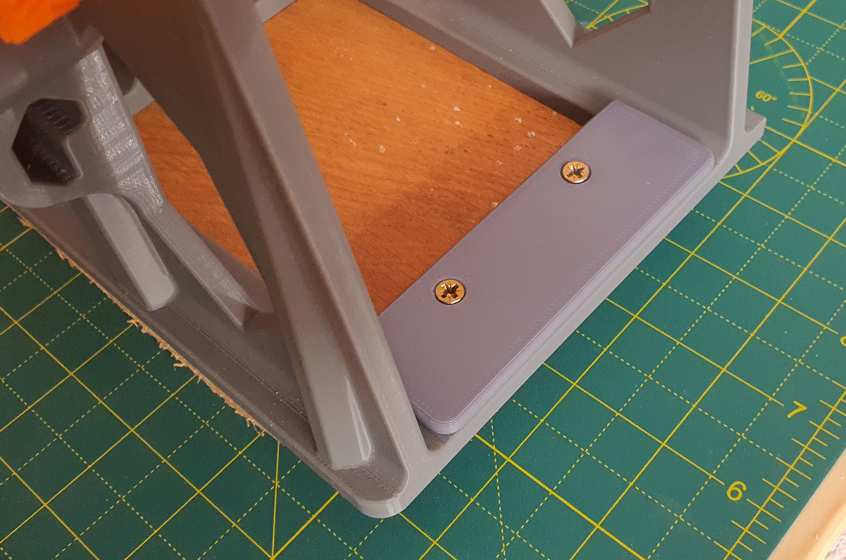 Miniatura 4 do modelo 3D Spool Winder Fixing Brackets