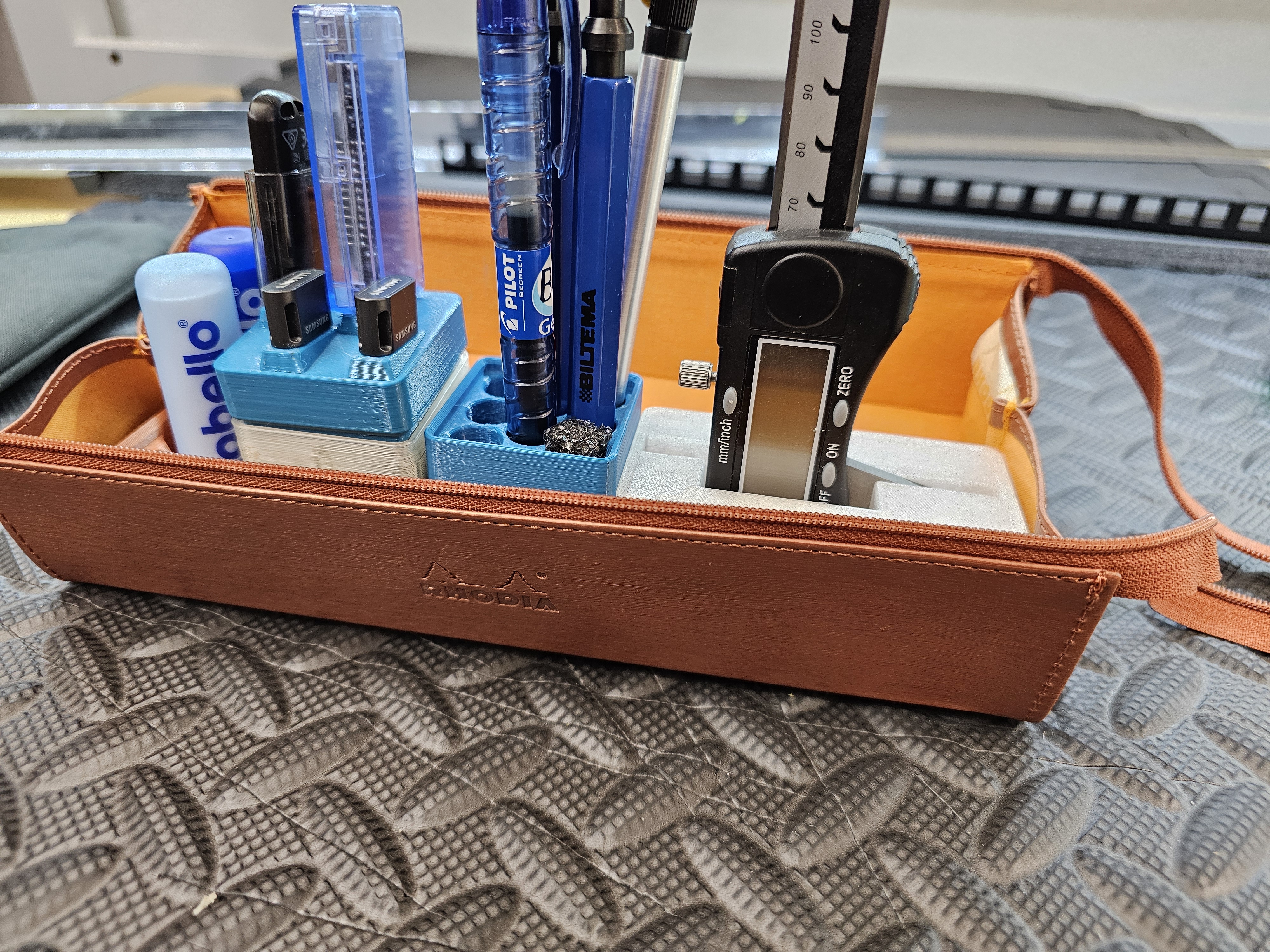 Gridfinity 1x5 baseplate for Rhodiarama pencil hard case