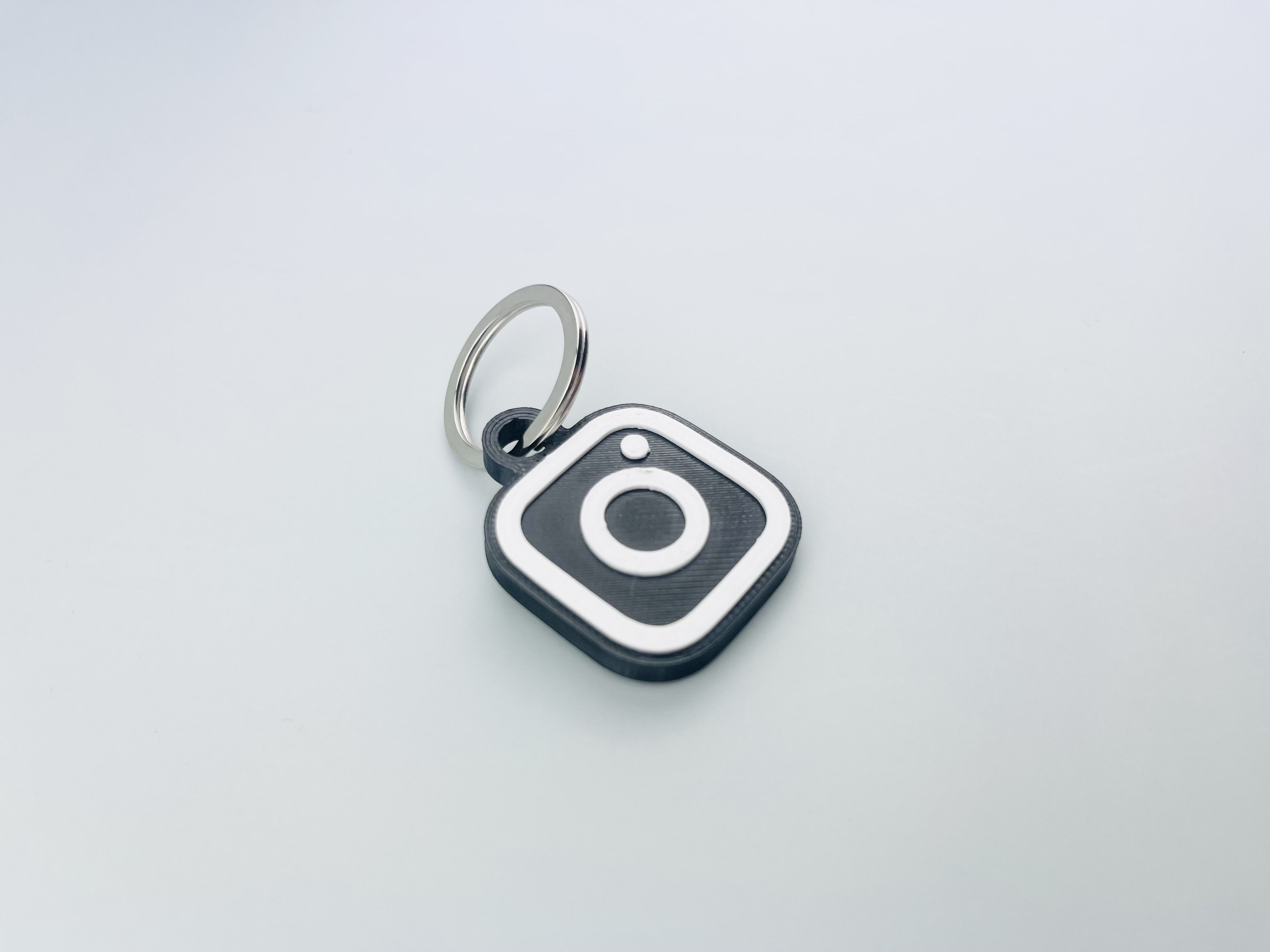 Miniatura 2 do modelo 3D Instagram Keychain