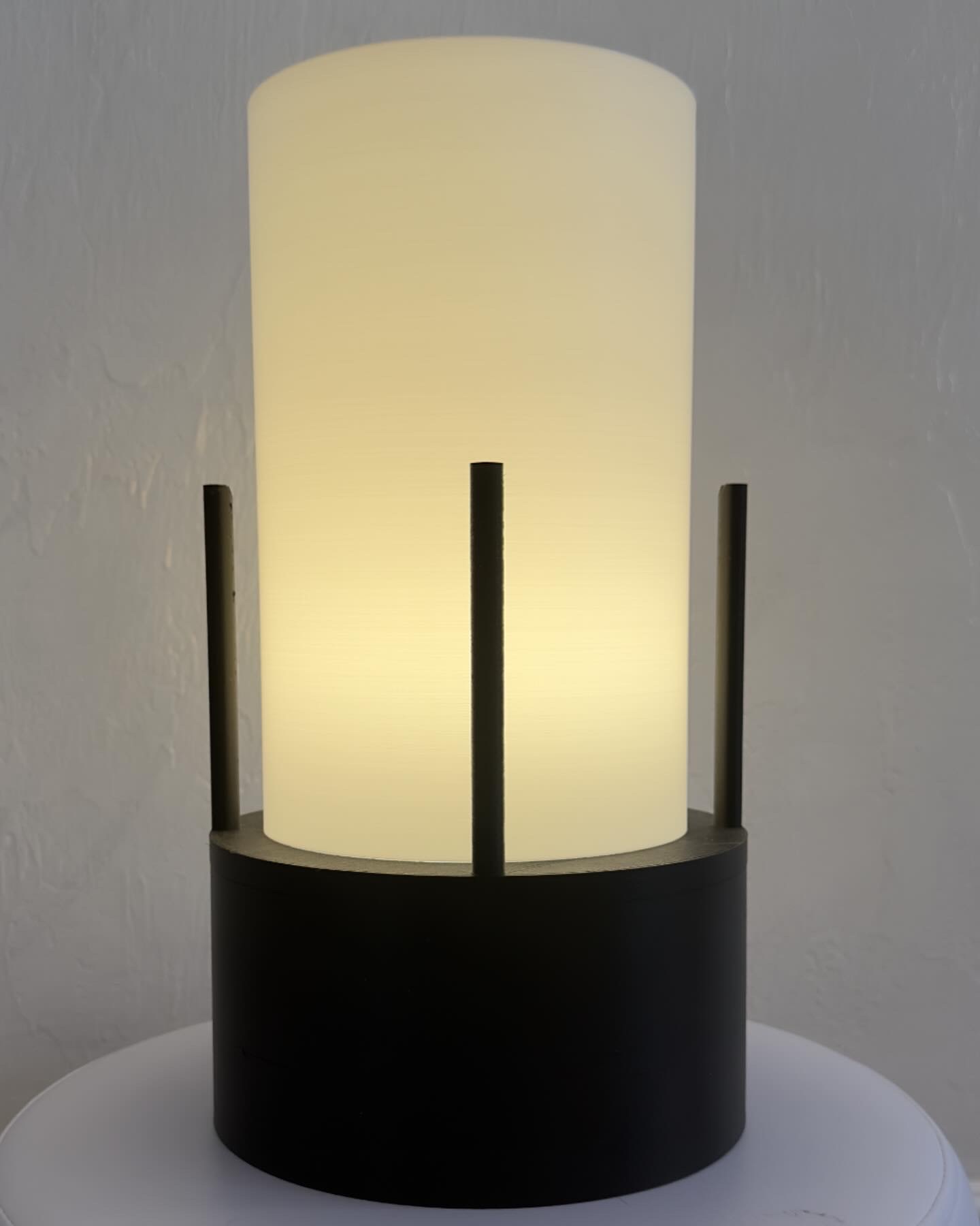 Pillared lamp with shade