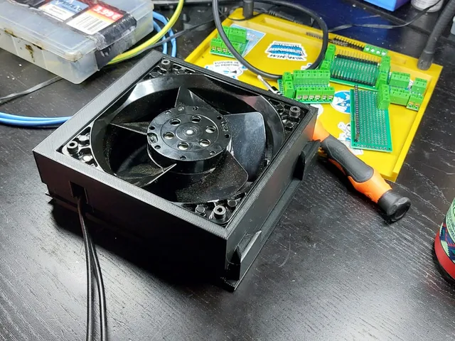 Modular fan holder