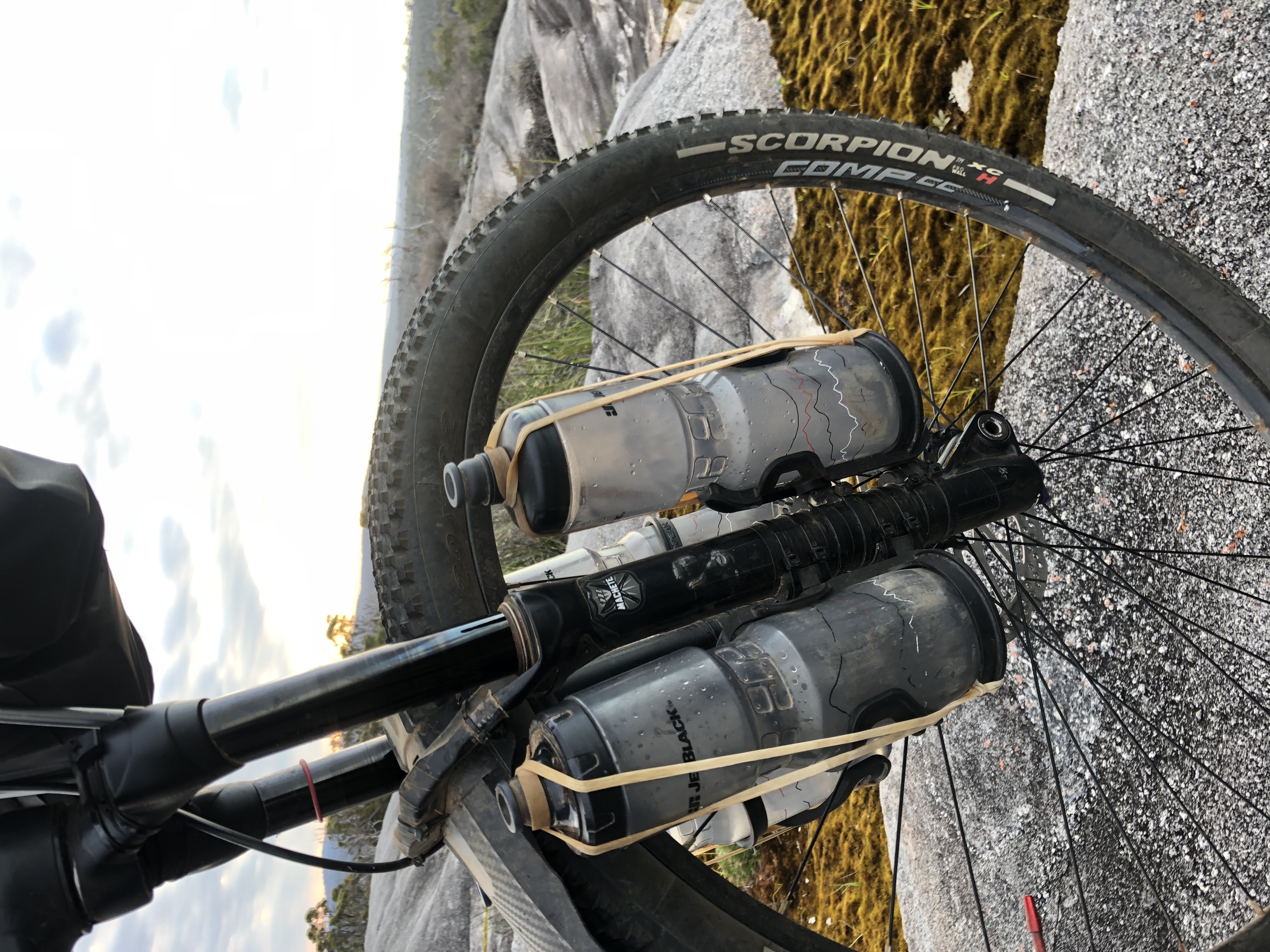 Bikepacking bottle cage and cargo mount for Tubing Multiple sizes — miniatura 3