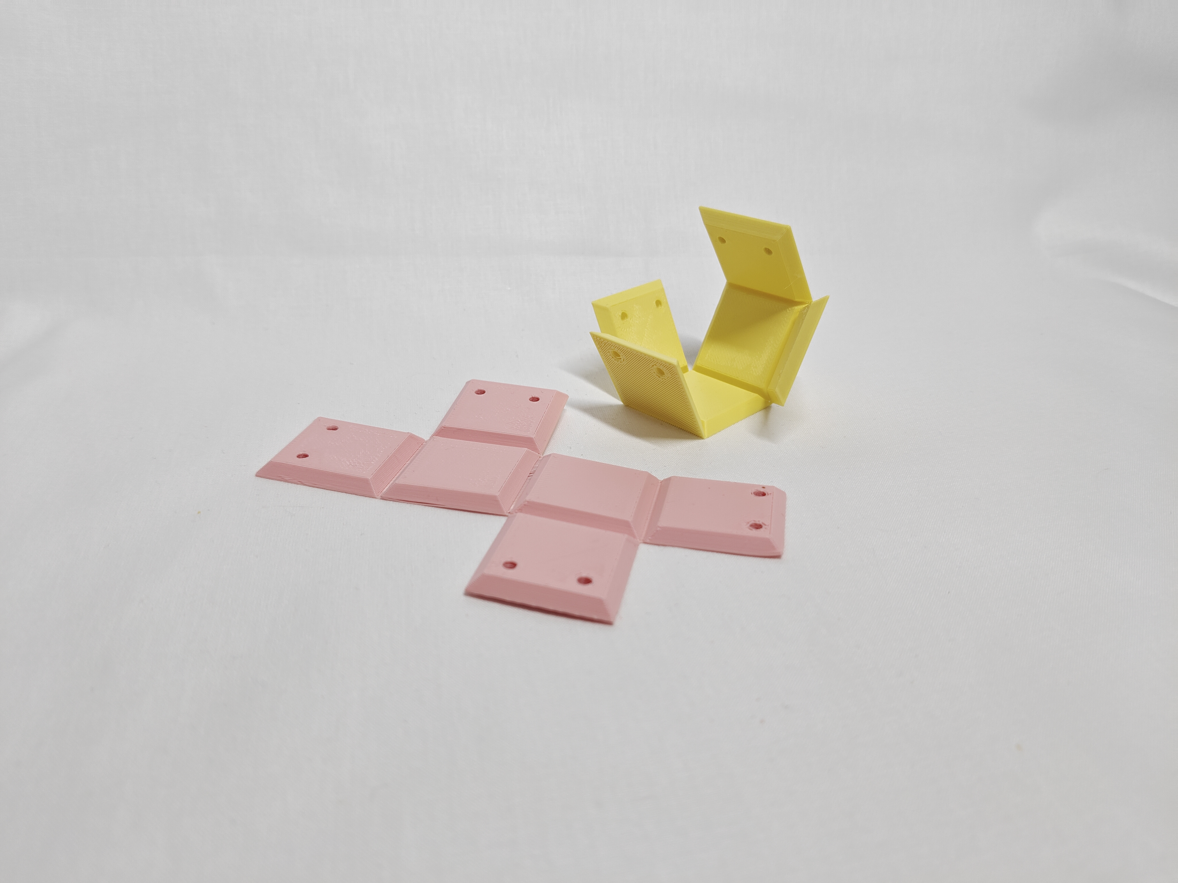 Foldable net of cube | Skládací síť tělesa