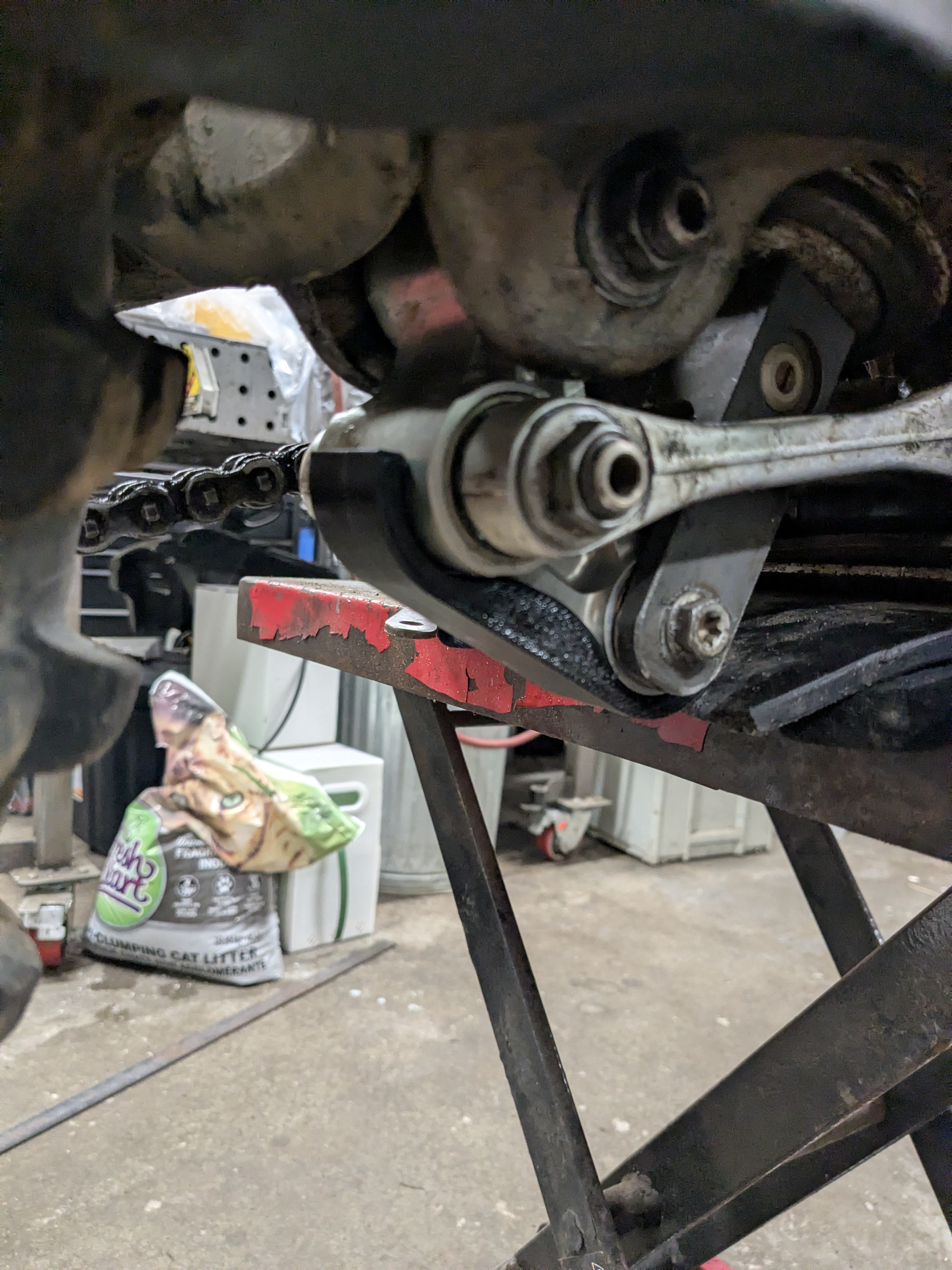 KTM/Husqvarna linkage guard