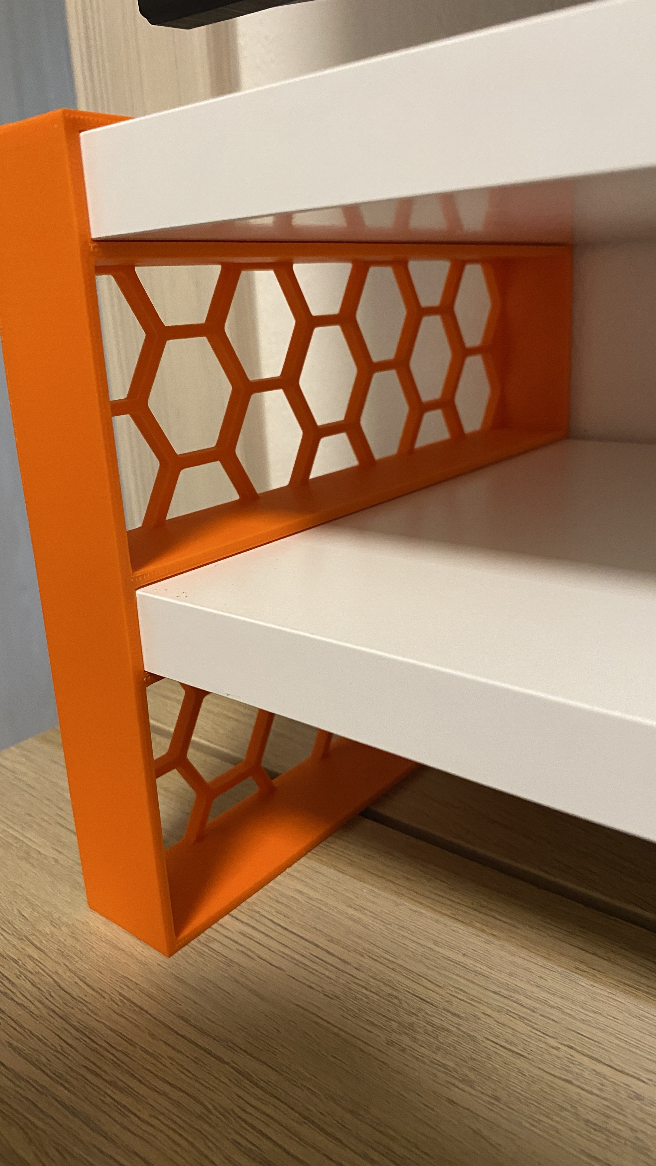 Shelf Bracket for 200×18 mm