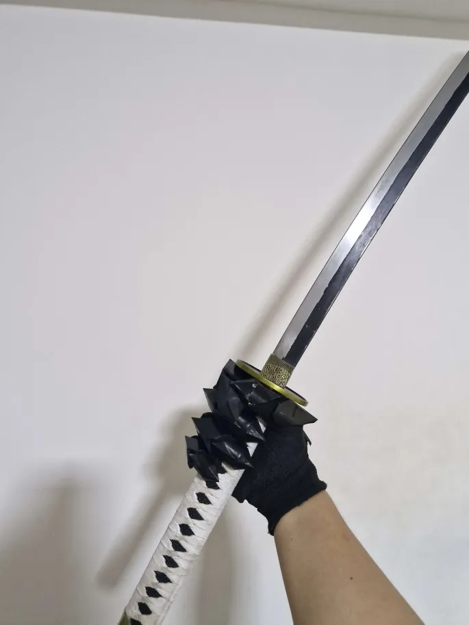Simple medieval gauntlet — miniatura 8