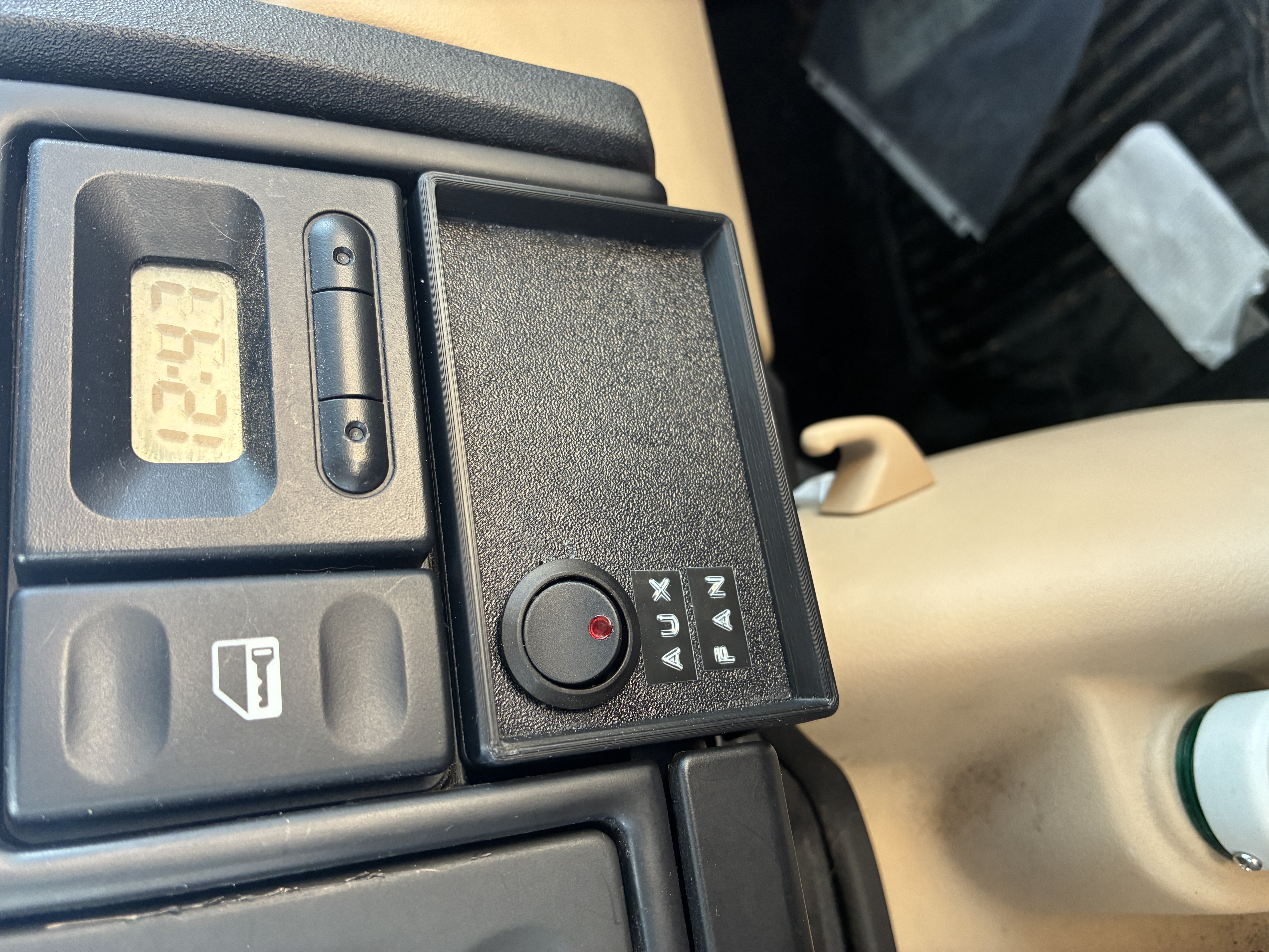 Land Rover Discovery 2 ashtray/coin try blank switch replacement