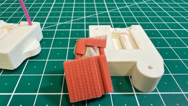 REMIX Giessform: Best Nozzle Wiper / Abstreifer Bambu P1/X1 3D model thumbnail