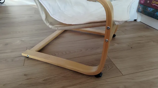 Child POANG seat wedges for vaccum robot