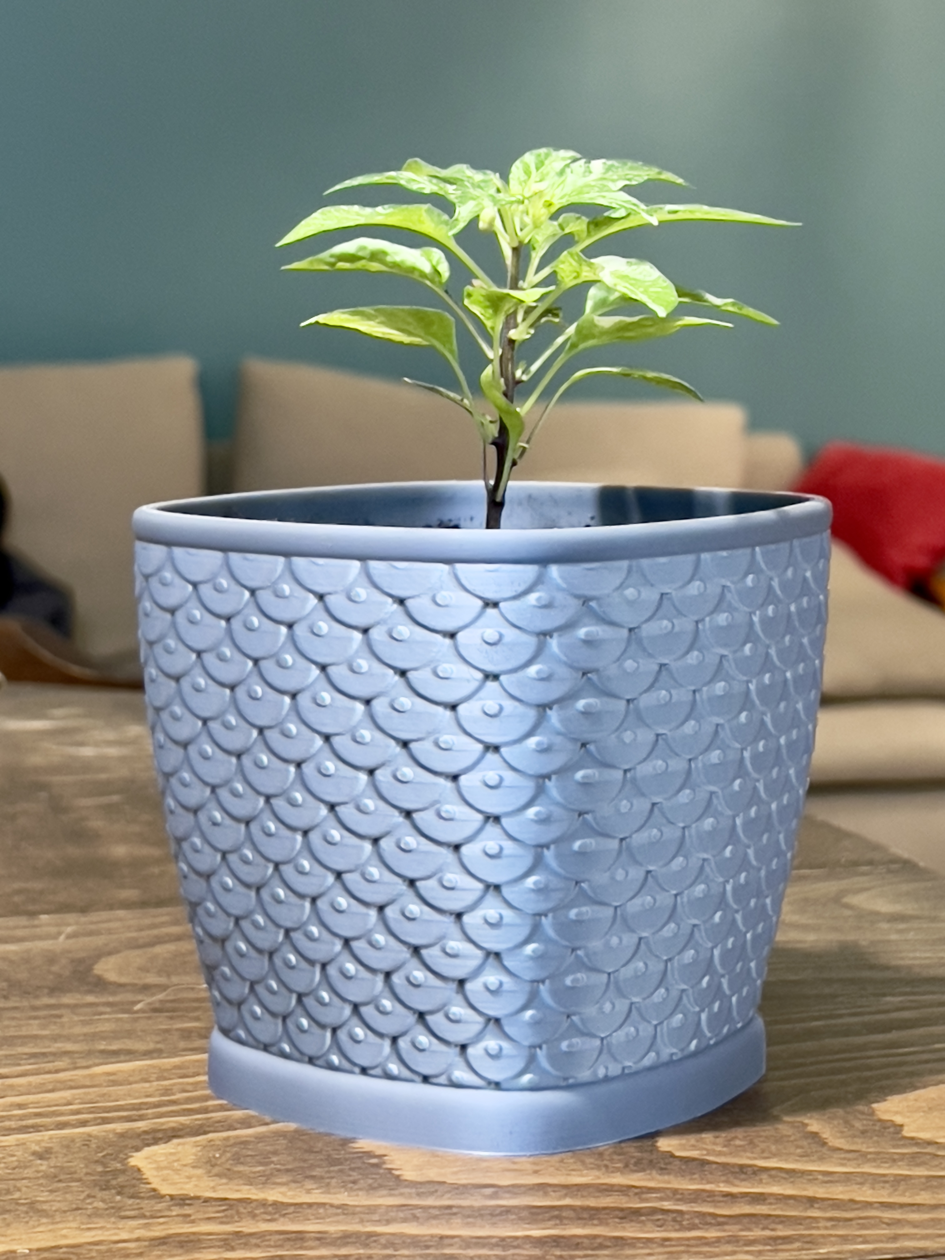 Scaley textured planter