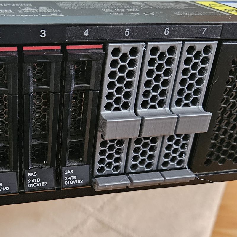 Lenovo SM17A06246 Thinksystem トレイキャディ 6個 Amazon.com: BestParts 2.5