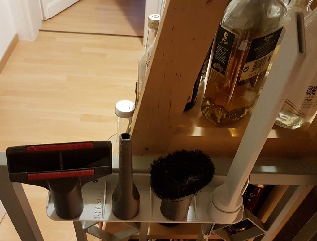Holder for vaccum cleaner tools - MIELE