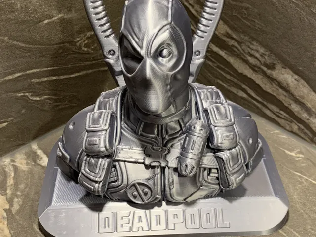 Deadpool Bust - base+lettering