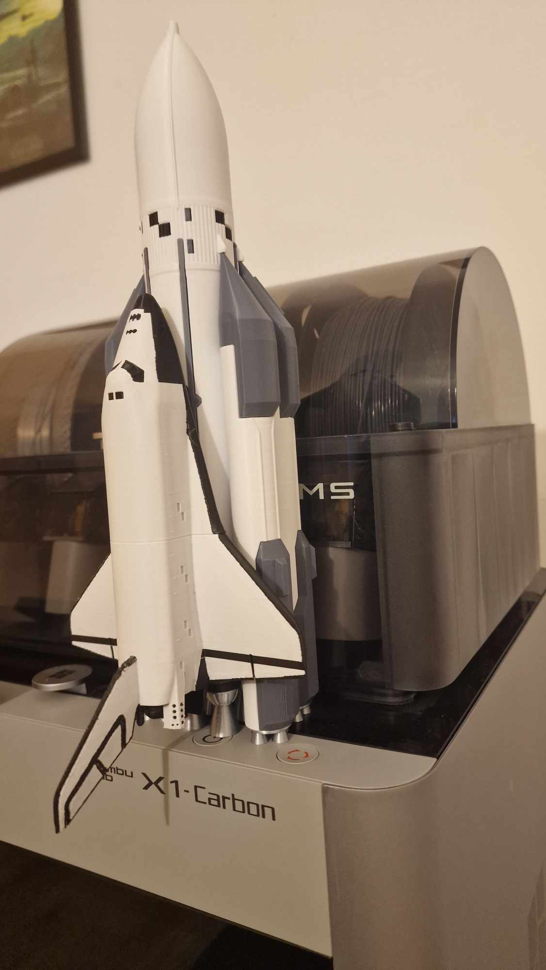 Buran spacecraft (Bamboo studio - Multicolor)