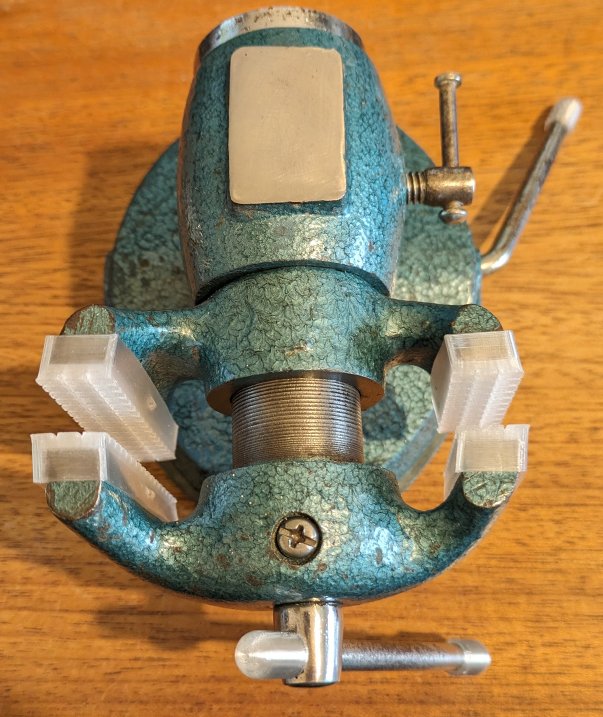 Oxwall SuctionMount Vice TPU resilient jaw covers. Now includes STL