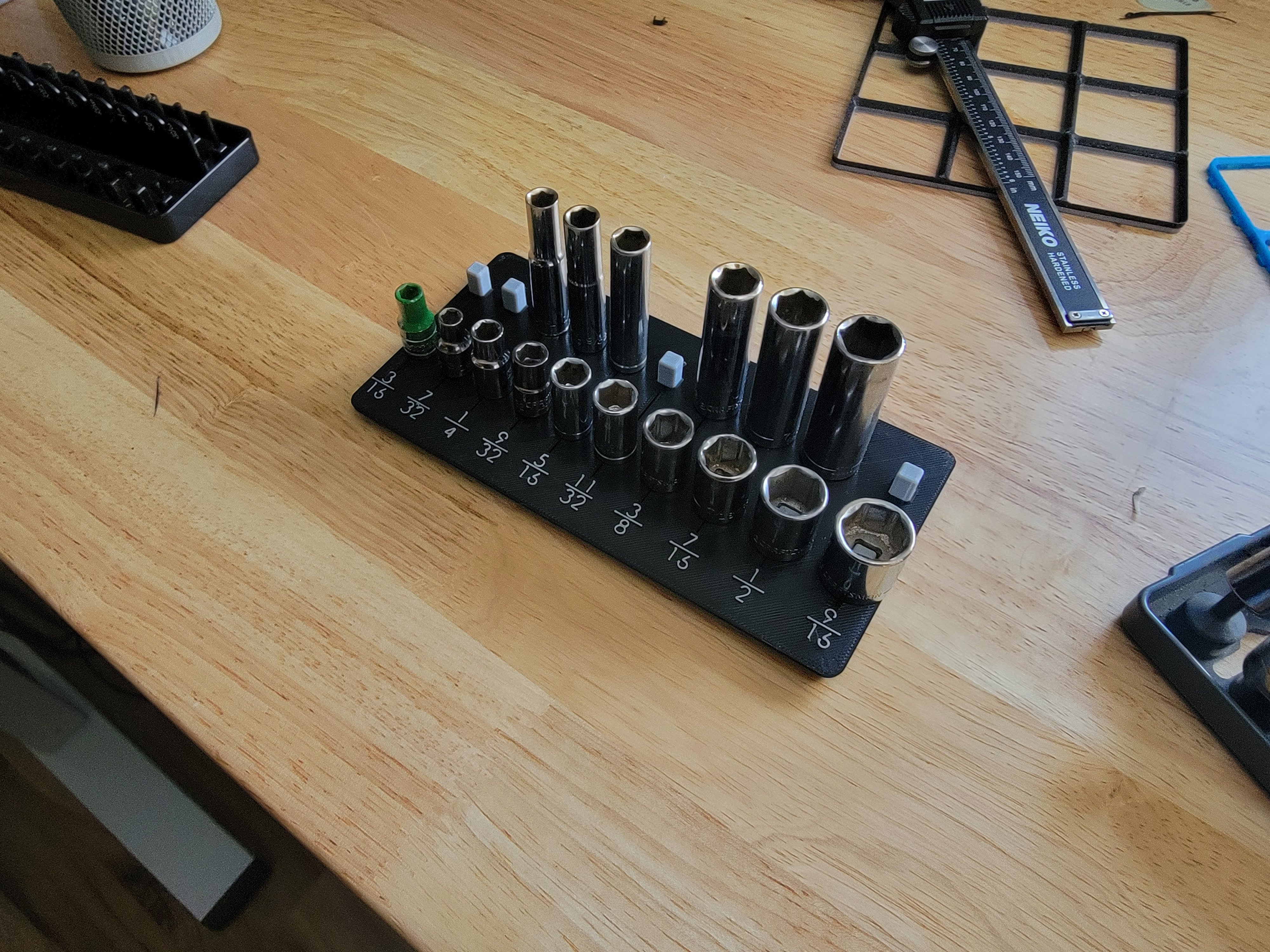Miniatura 2 do modelo 3D Universal socket holder 1/4 in gridfinity