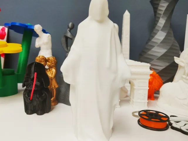 Smooth Jesus and Low Poly version