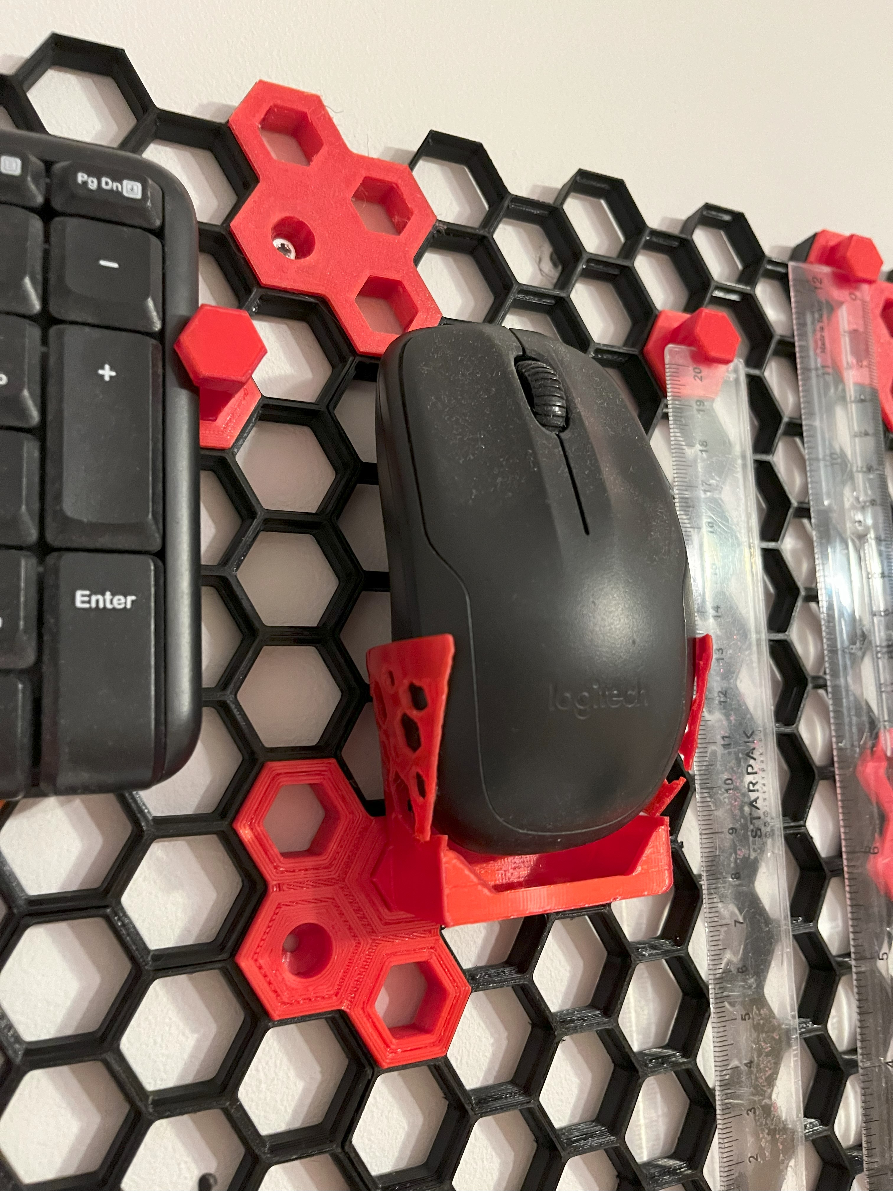 Honeycomb hook Mouse Holder