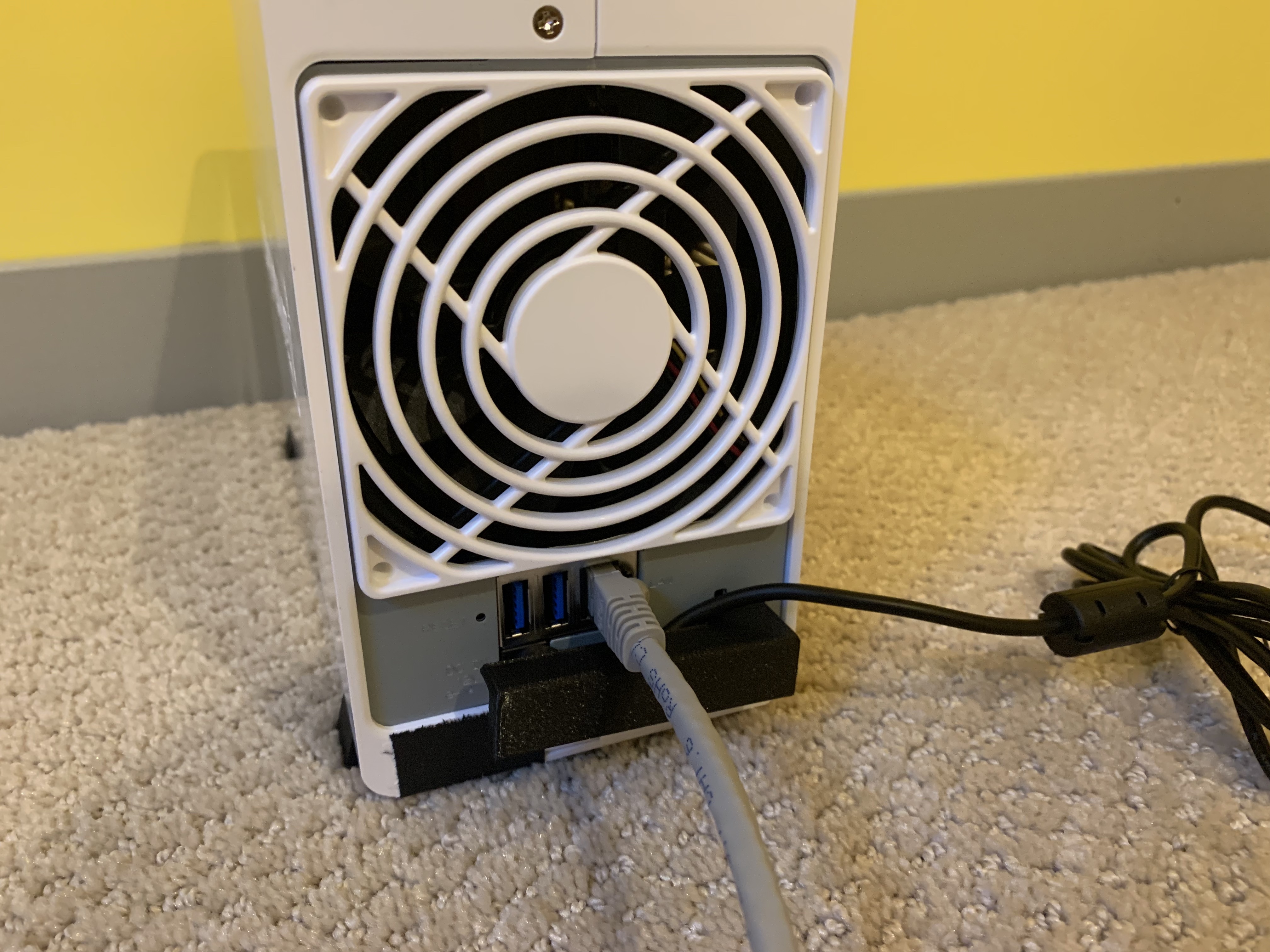 Synology DS220j Power Plug Lock