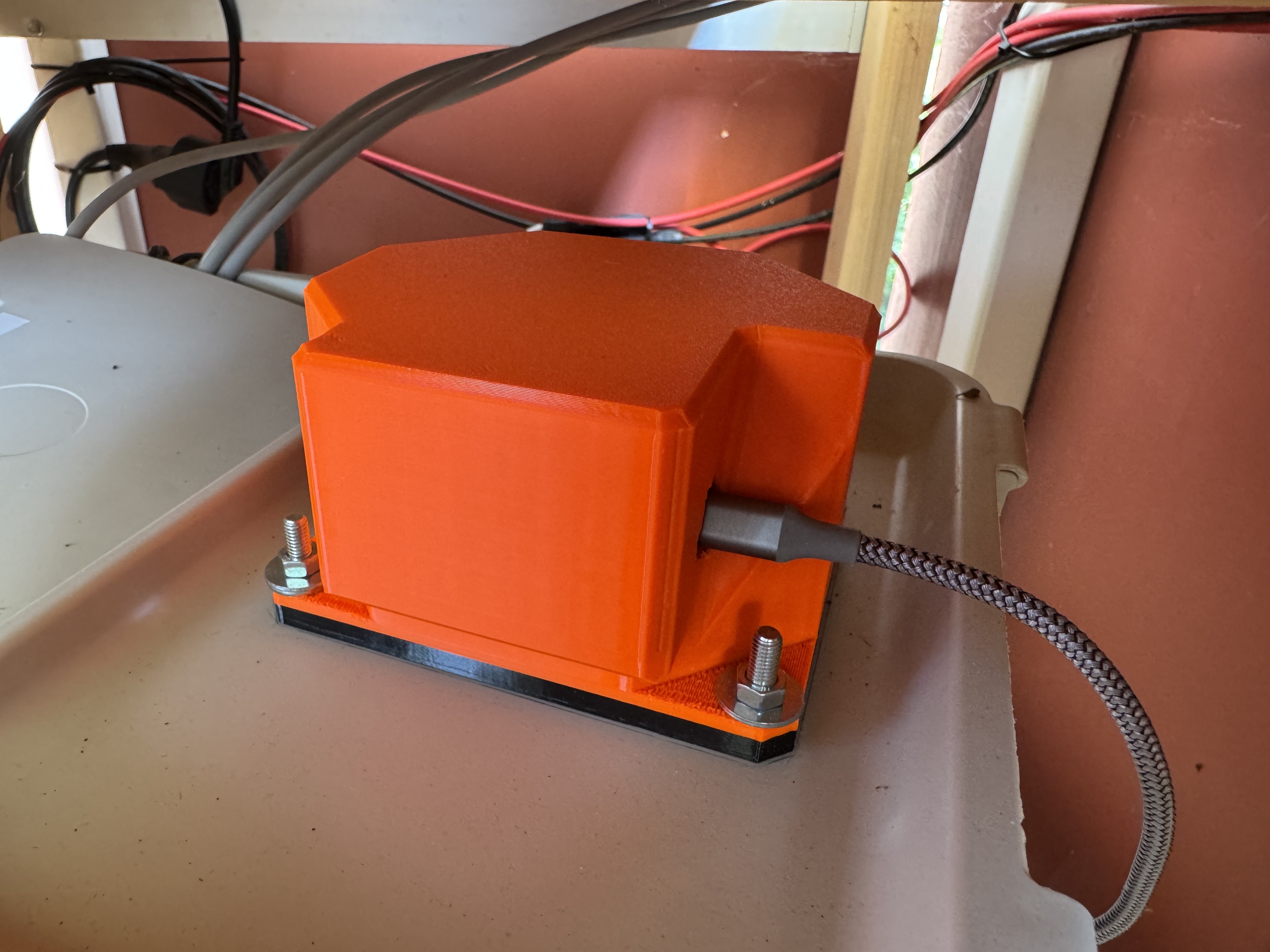 ESP32 Ultrasonic Water Level Sensor Housing (with HC-SR04 Mount & Cutout Template)