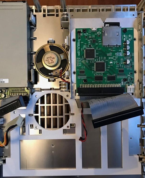Macintosh Quadra 605 (LC465) PCB mounts