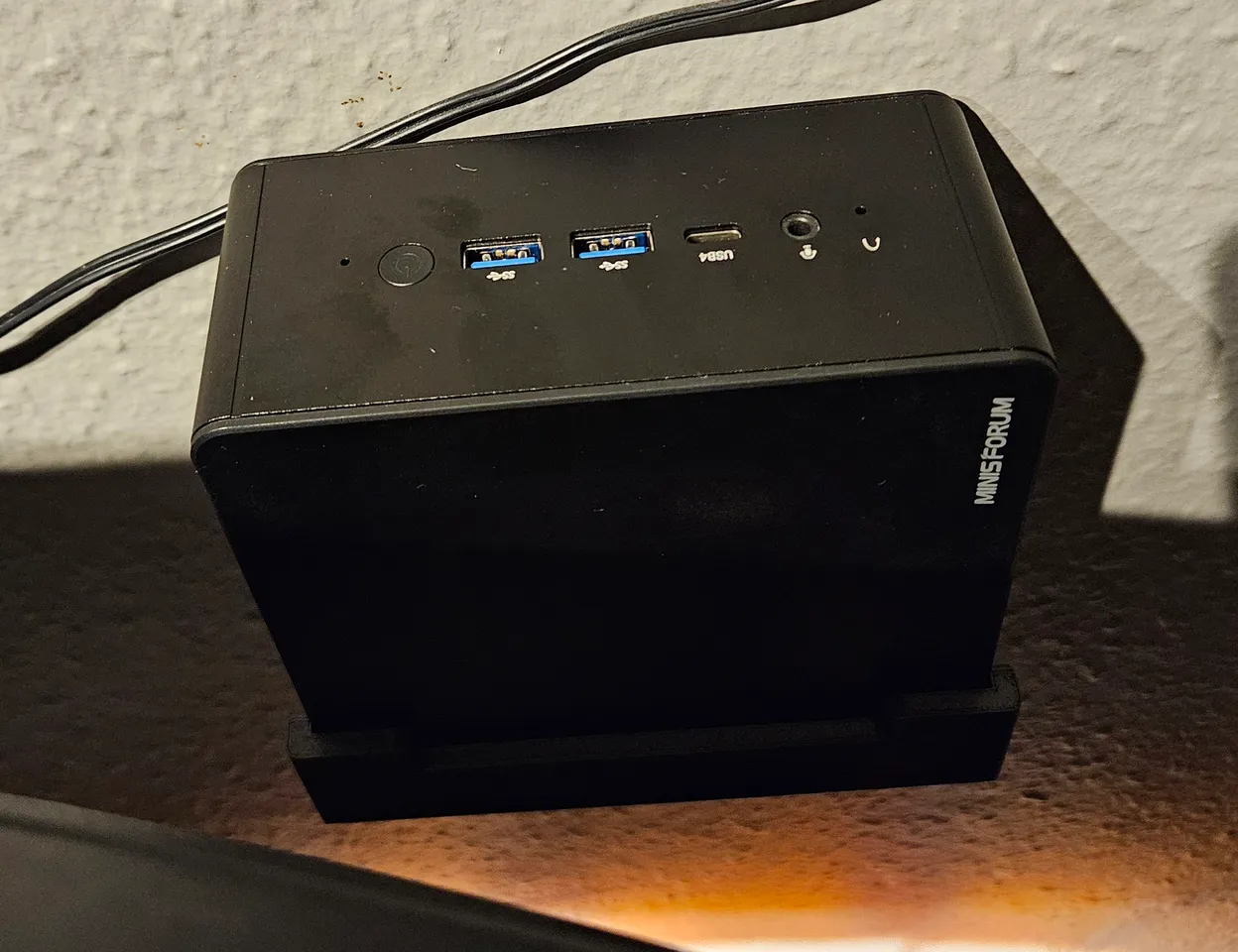 Minisforum UM780 XTX Wallmount by Da9L | Download free STL model 