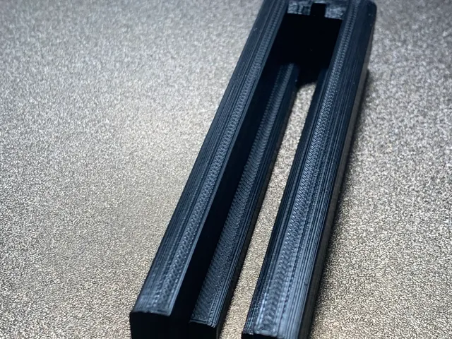 toothpaste squeezer