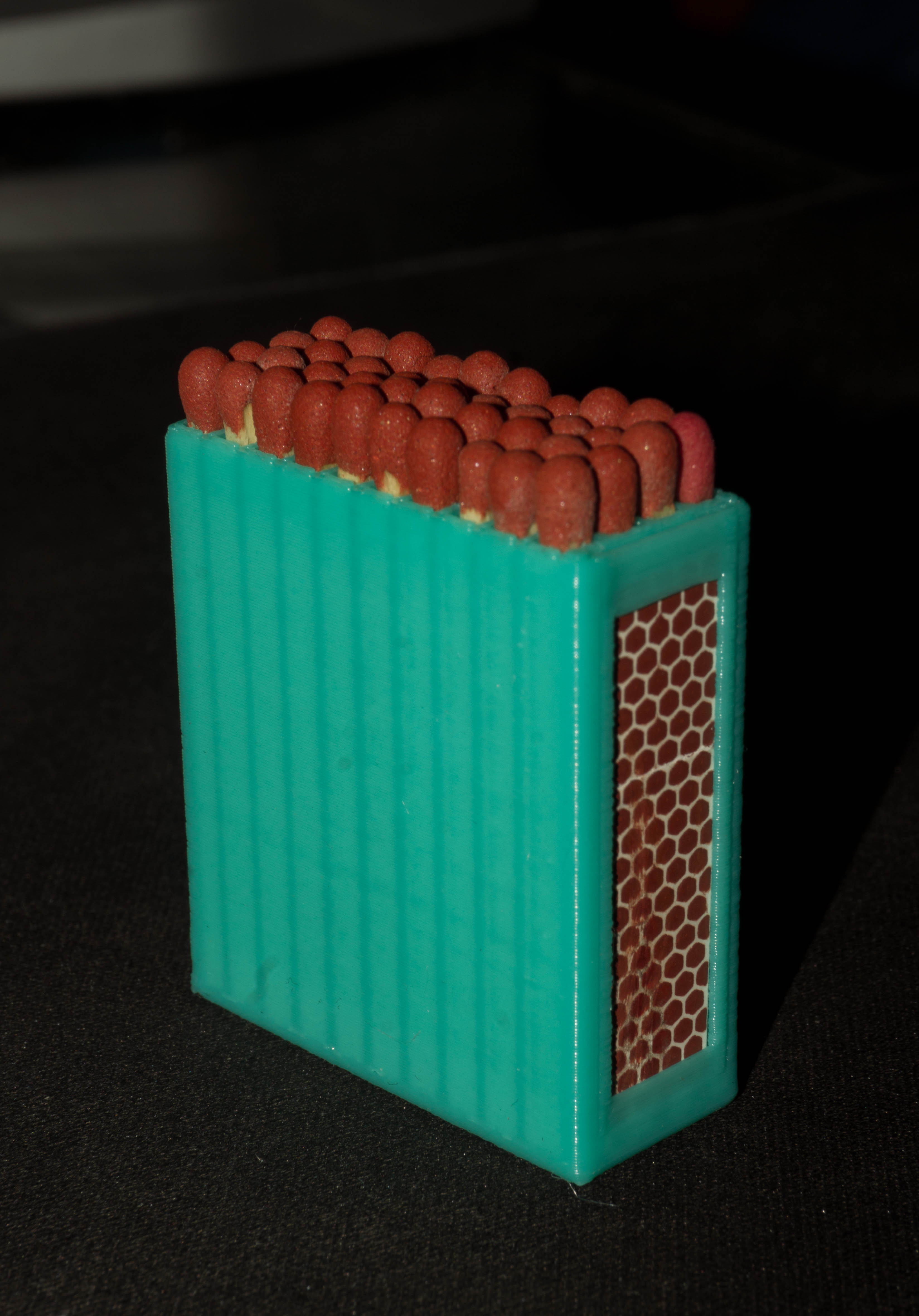 Non-rattling matchbox/match box