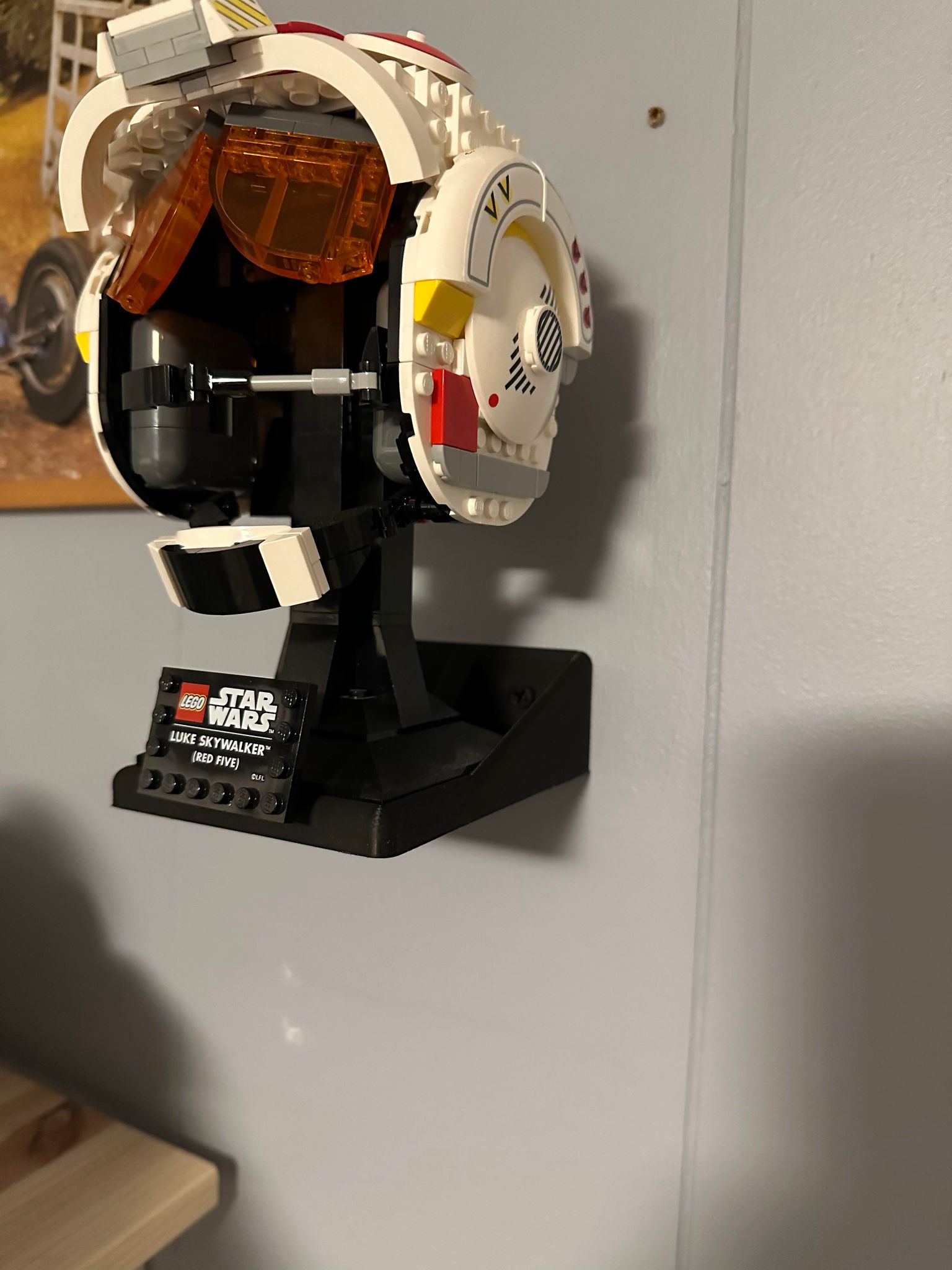 Wall mount for Star Wars Lego helmets