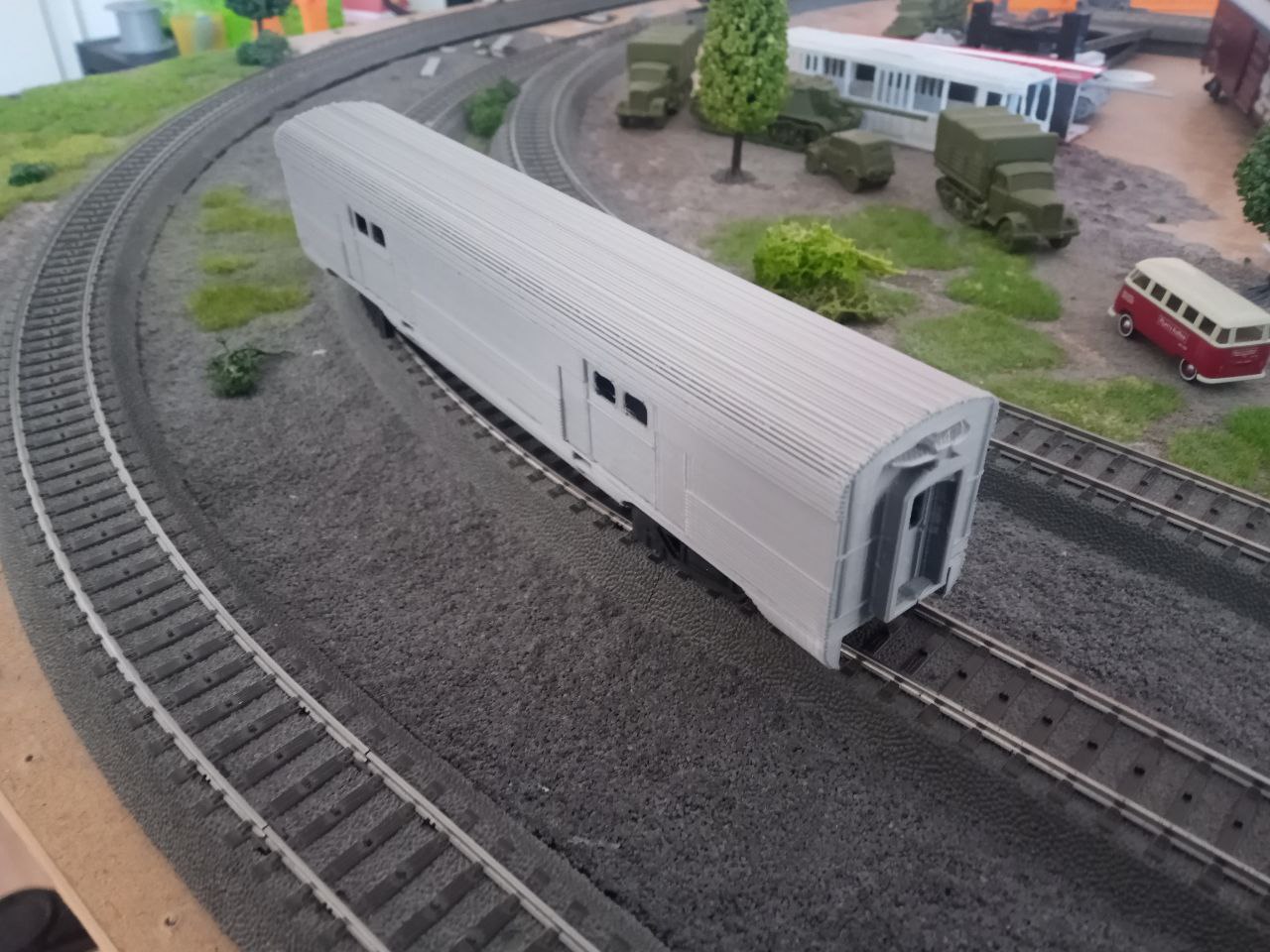 STREAMLINER BAGGAGE CAR FOR H0 SCALE