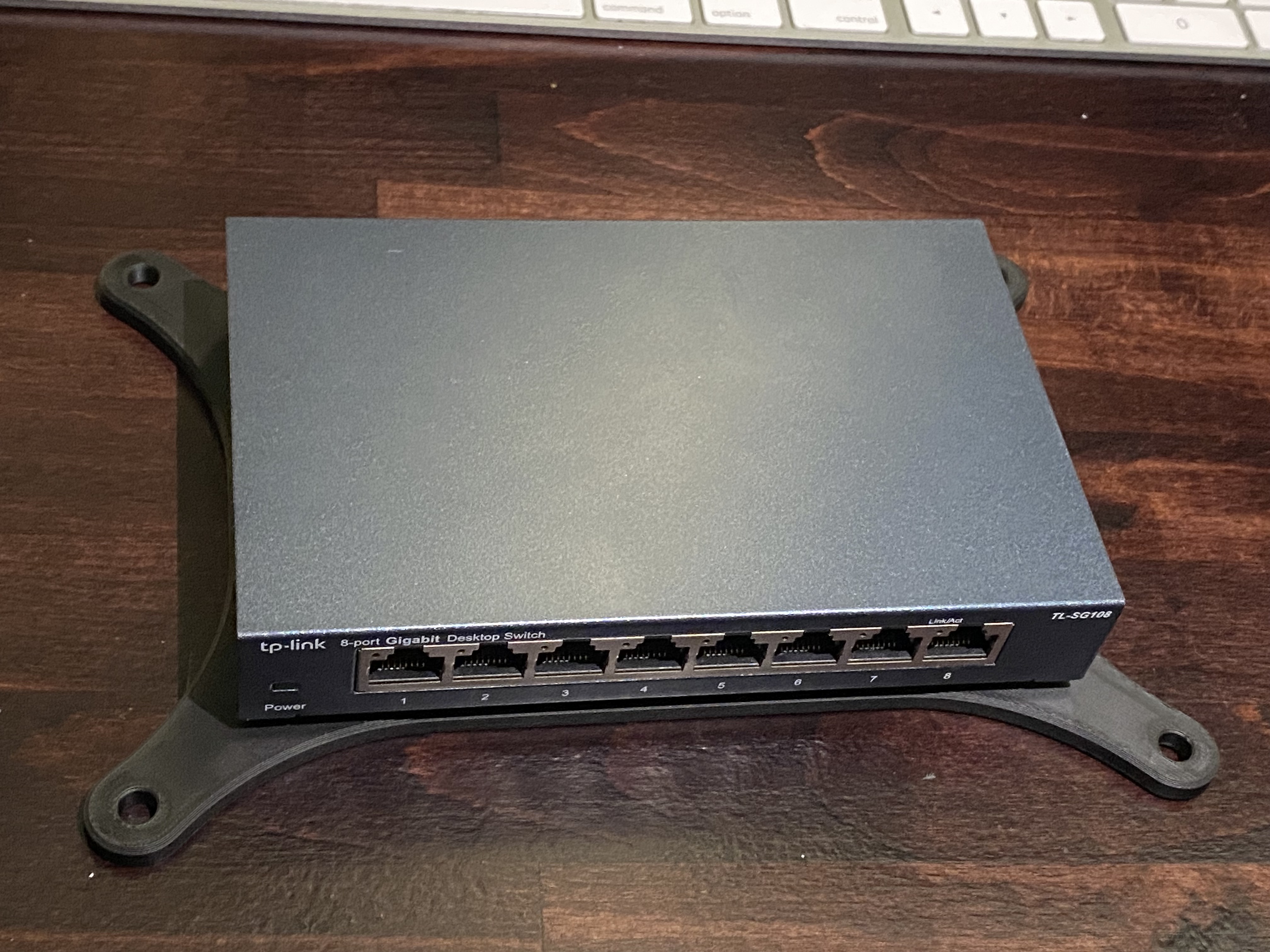 TP-Link TL-SG108 Network Switch mount compatible for ikea pax (32mm grid)