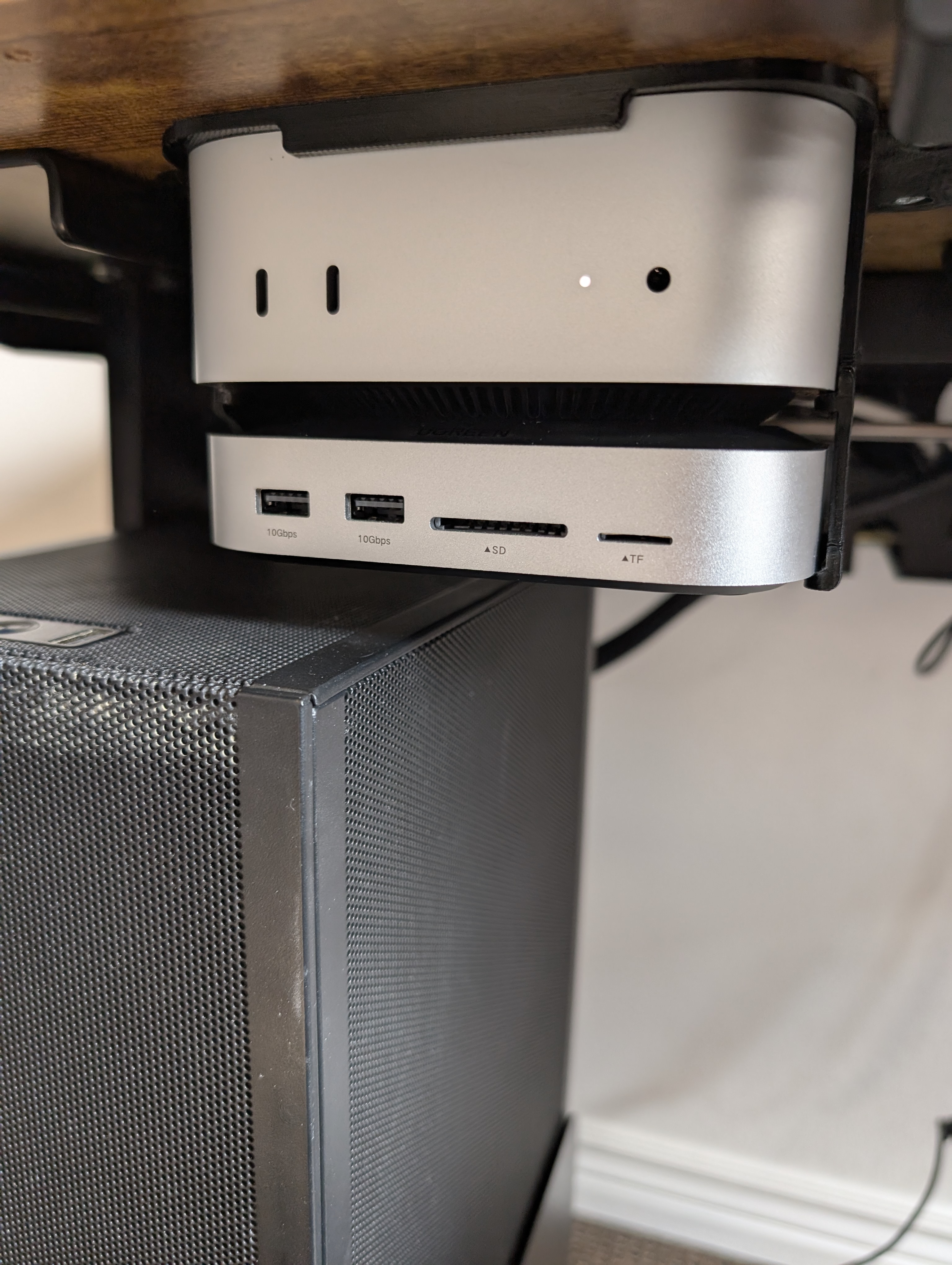 Mac Mini M4 + UGreen Dock Underdesk Mount