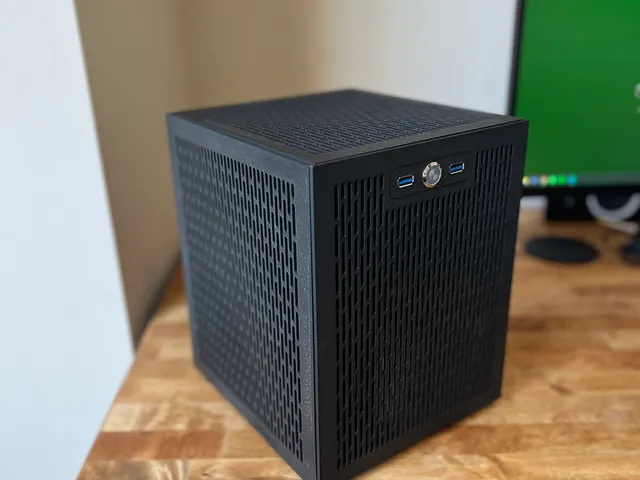 10.8L 3D Printed SFF PC Case