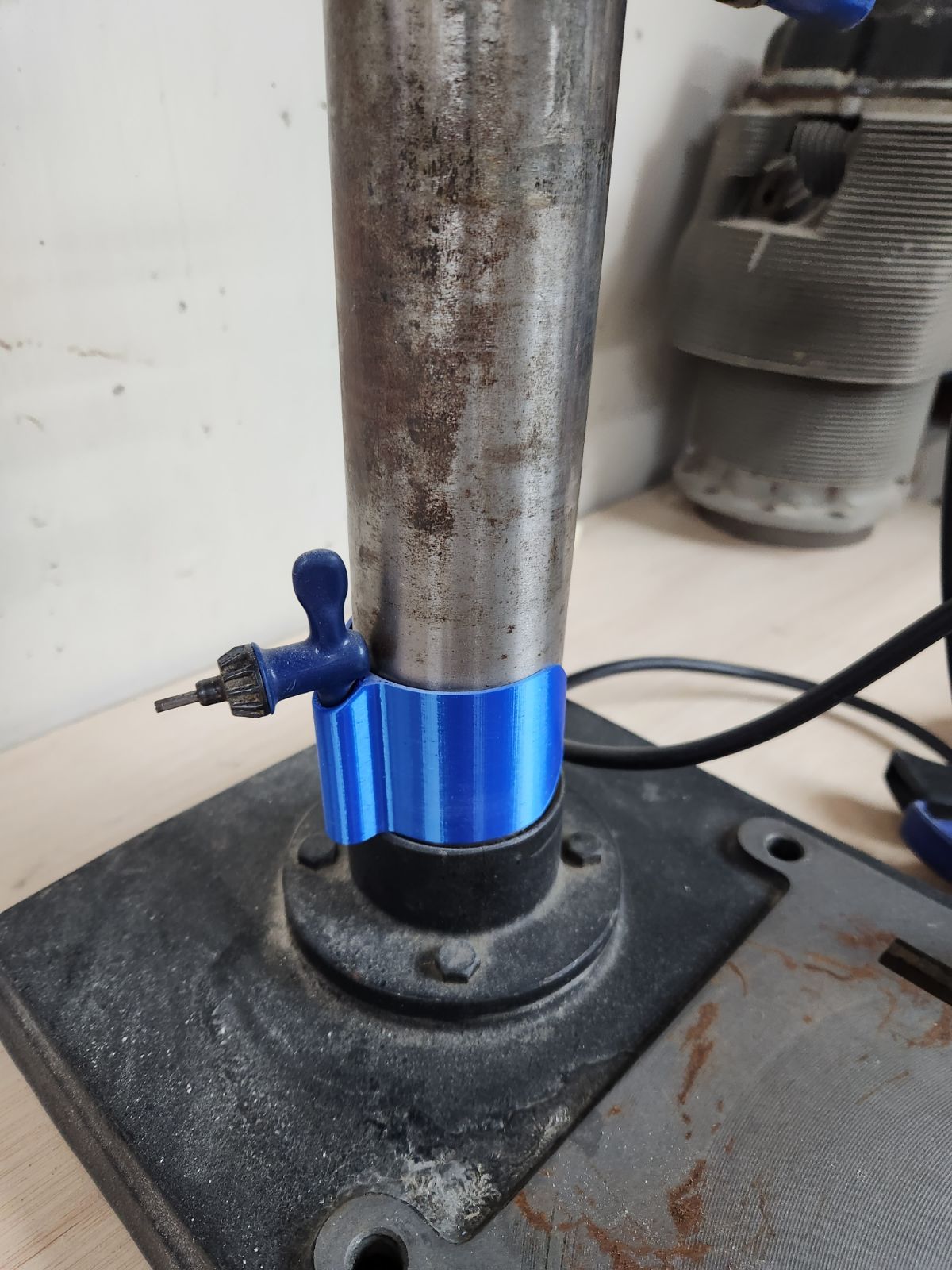 Drill press chuck key holder by plane_tech Download free STL model