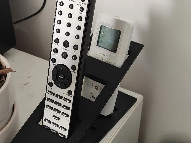 Flexible remote holder