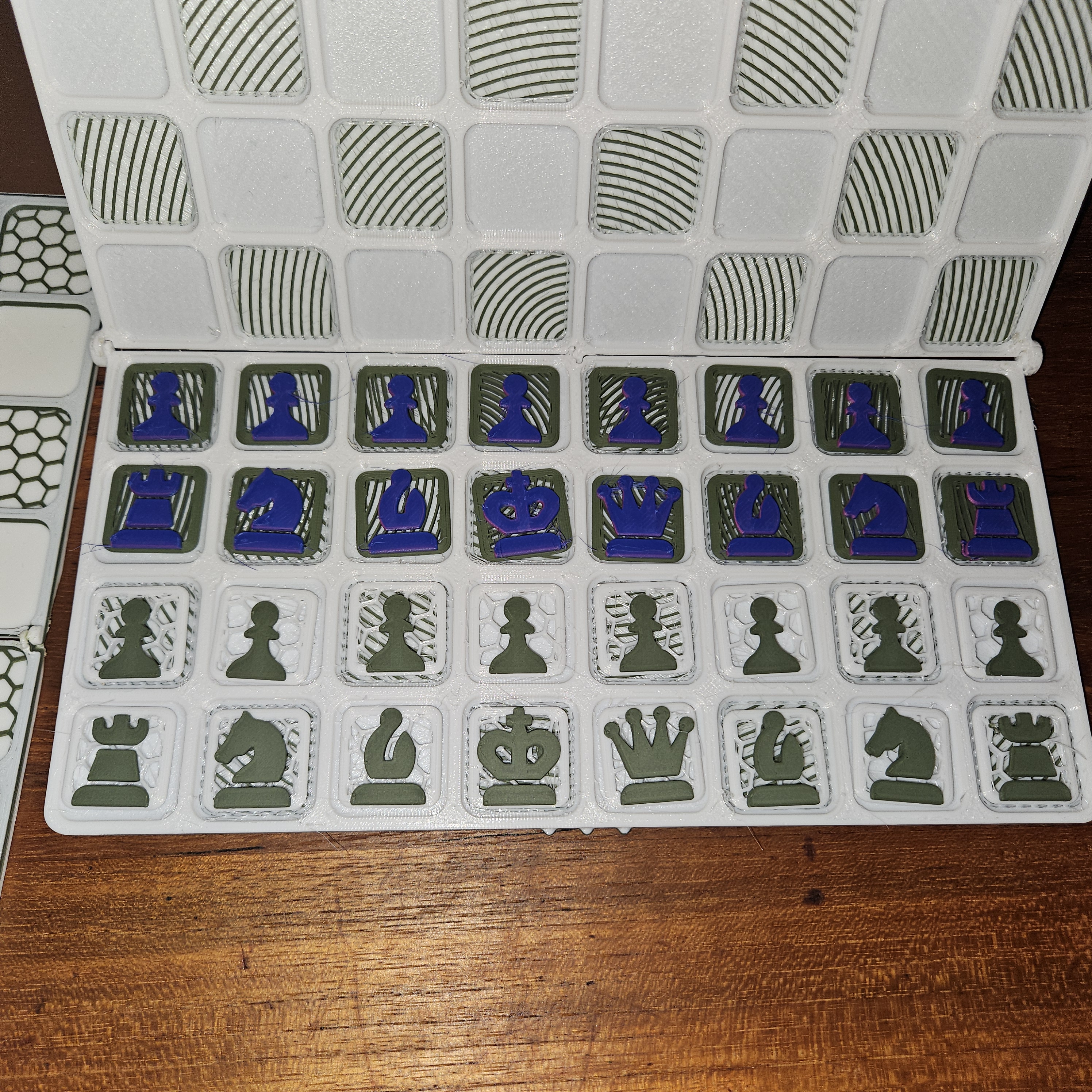 Modern travel Chess customizable