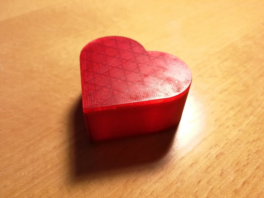 Miniatura 2 do modelo 3D Simple Heart Shaped Box