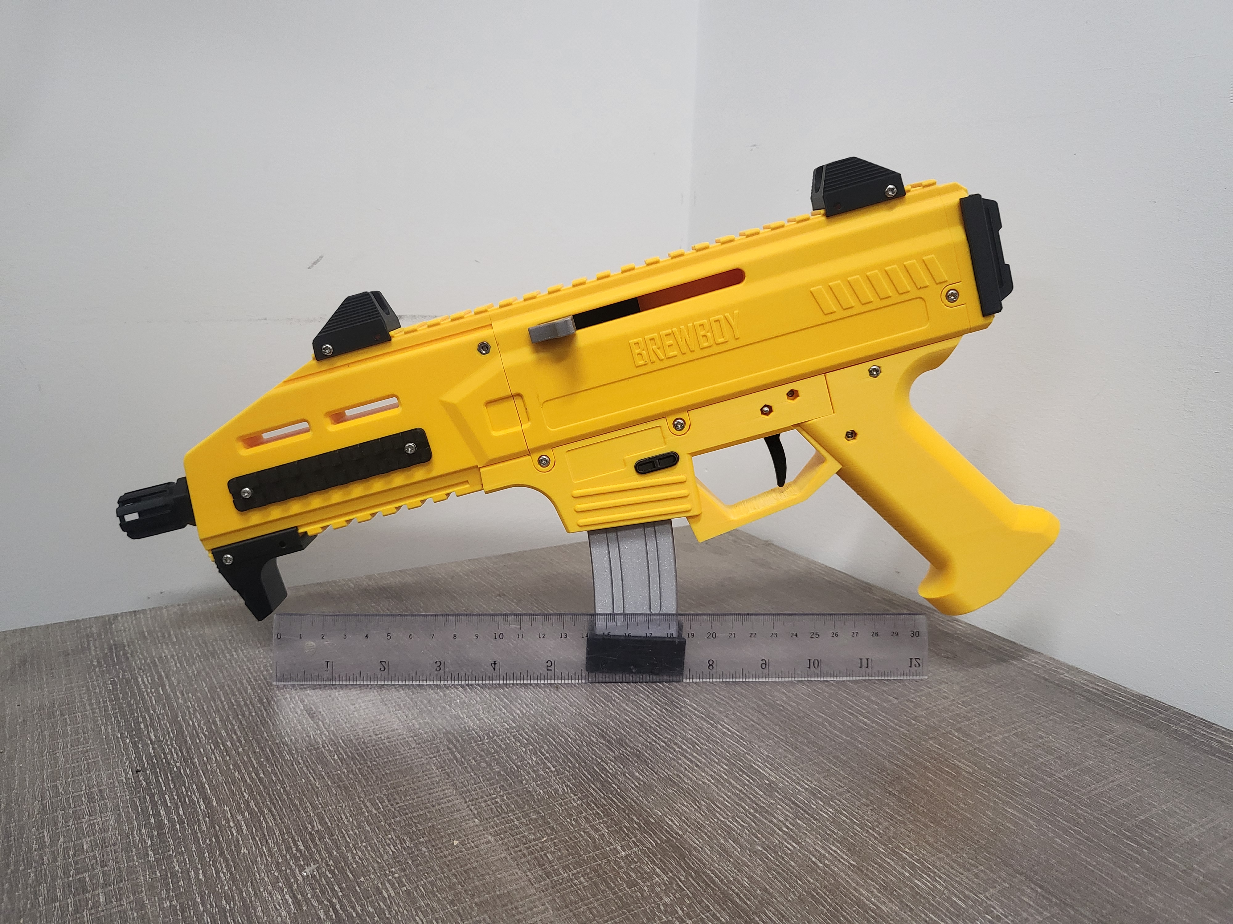 Scorpion Devo-1 (Cosplay Weapon/Prop)