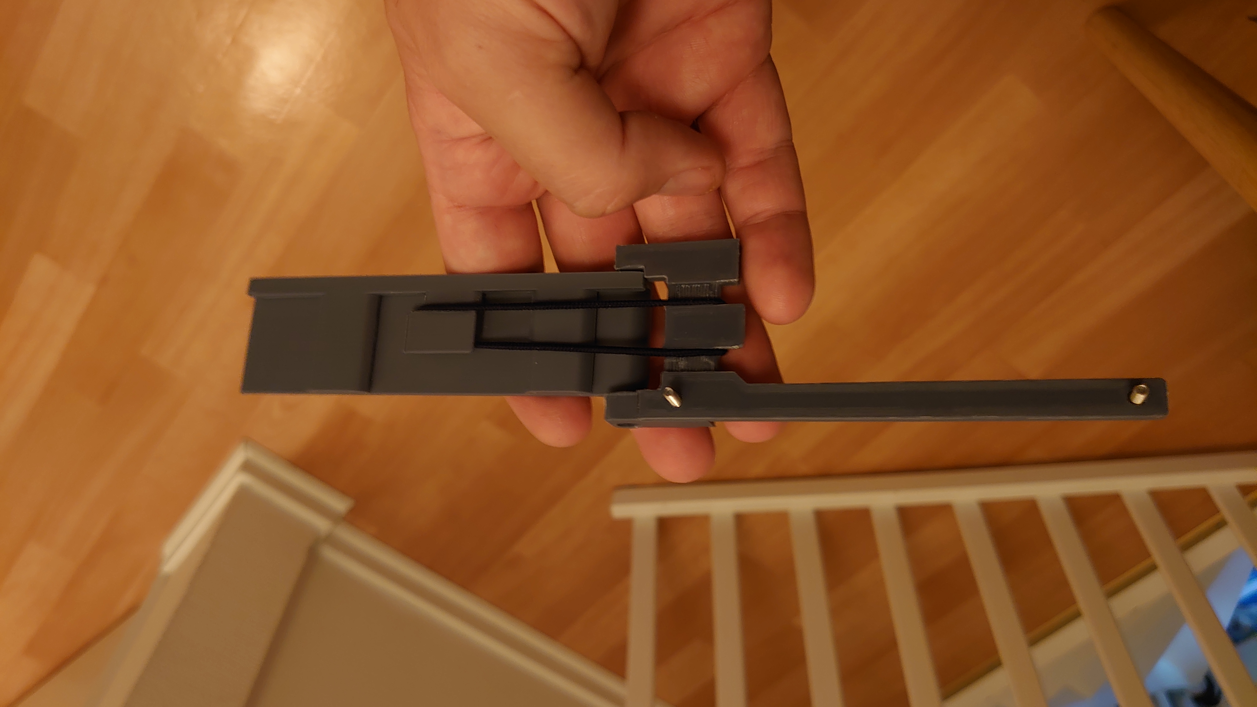 QIDI XMax Automatic Ribbon Cable Holder by humebeam Download free