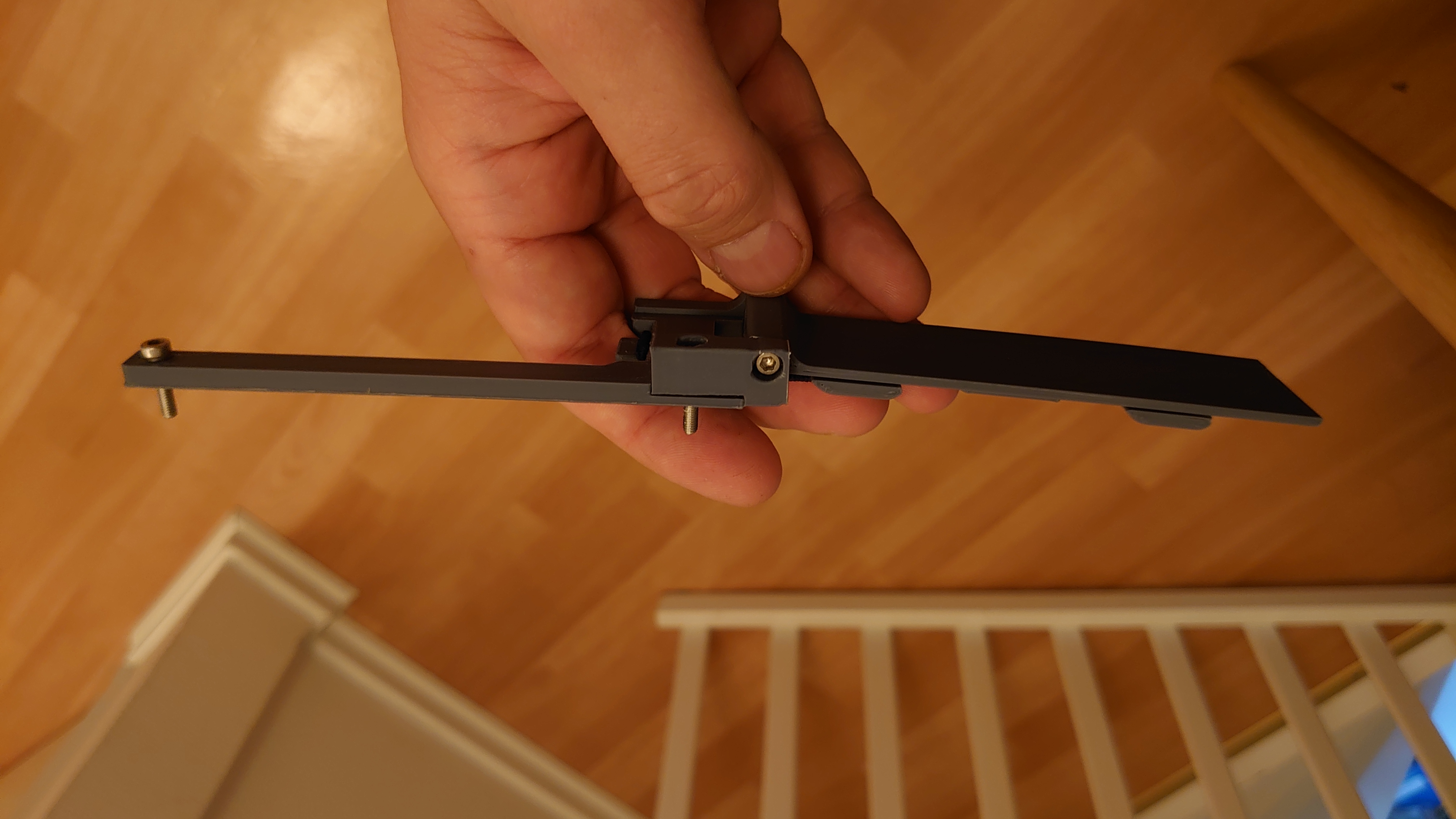 QIDI XMax Automatic Ribbon Cable Holder by humebeam Download free