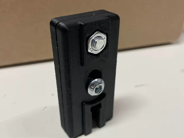 Holographic fan adapter