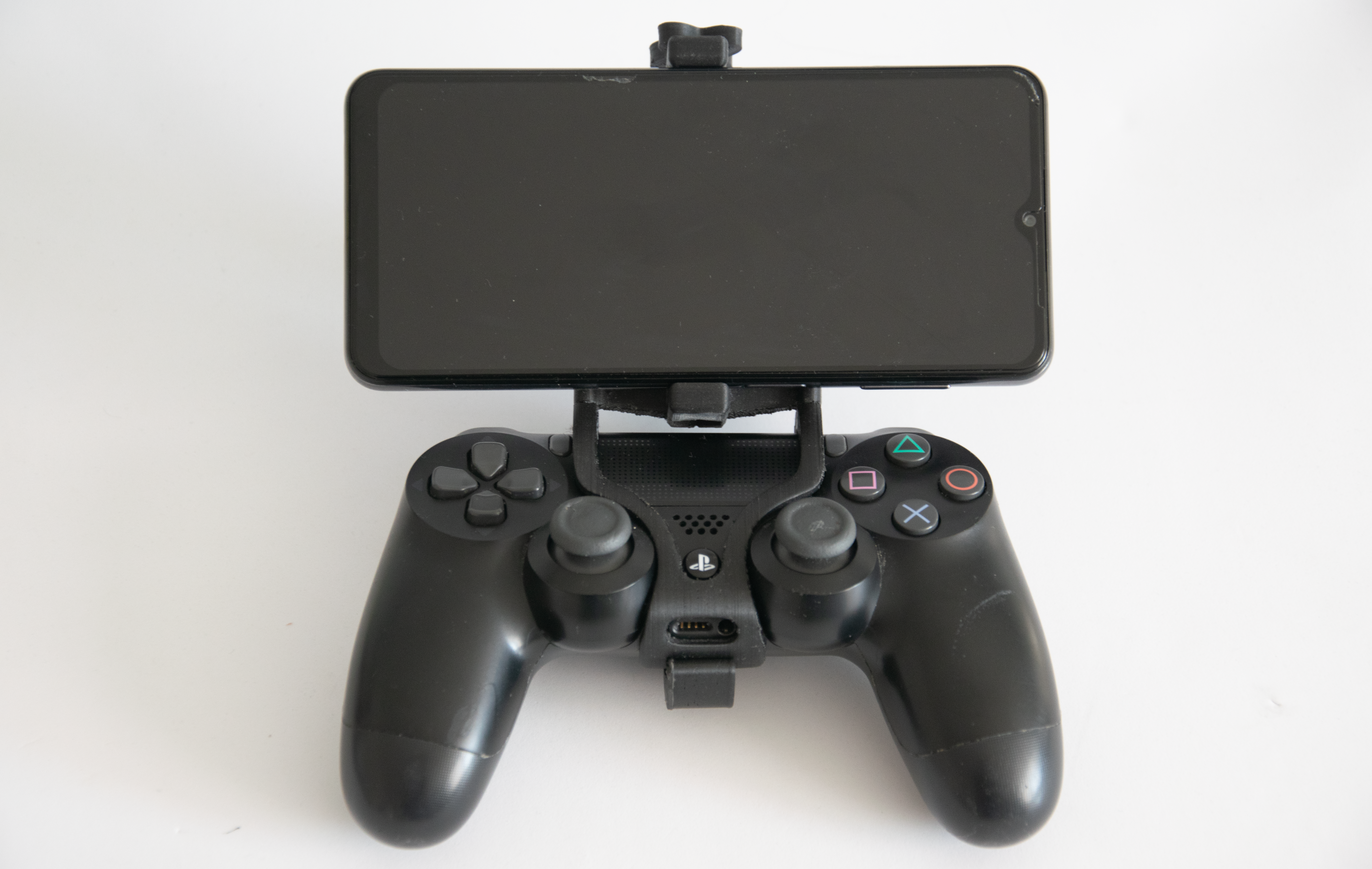 Smartphone mount for PS4 controller (DUALSHOCK 4)