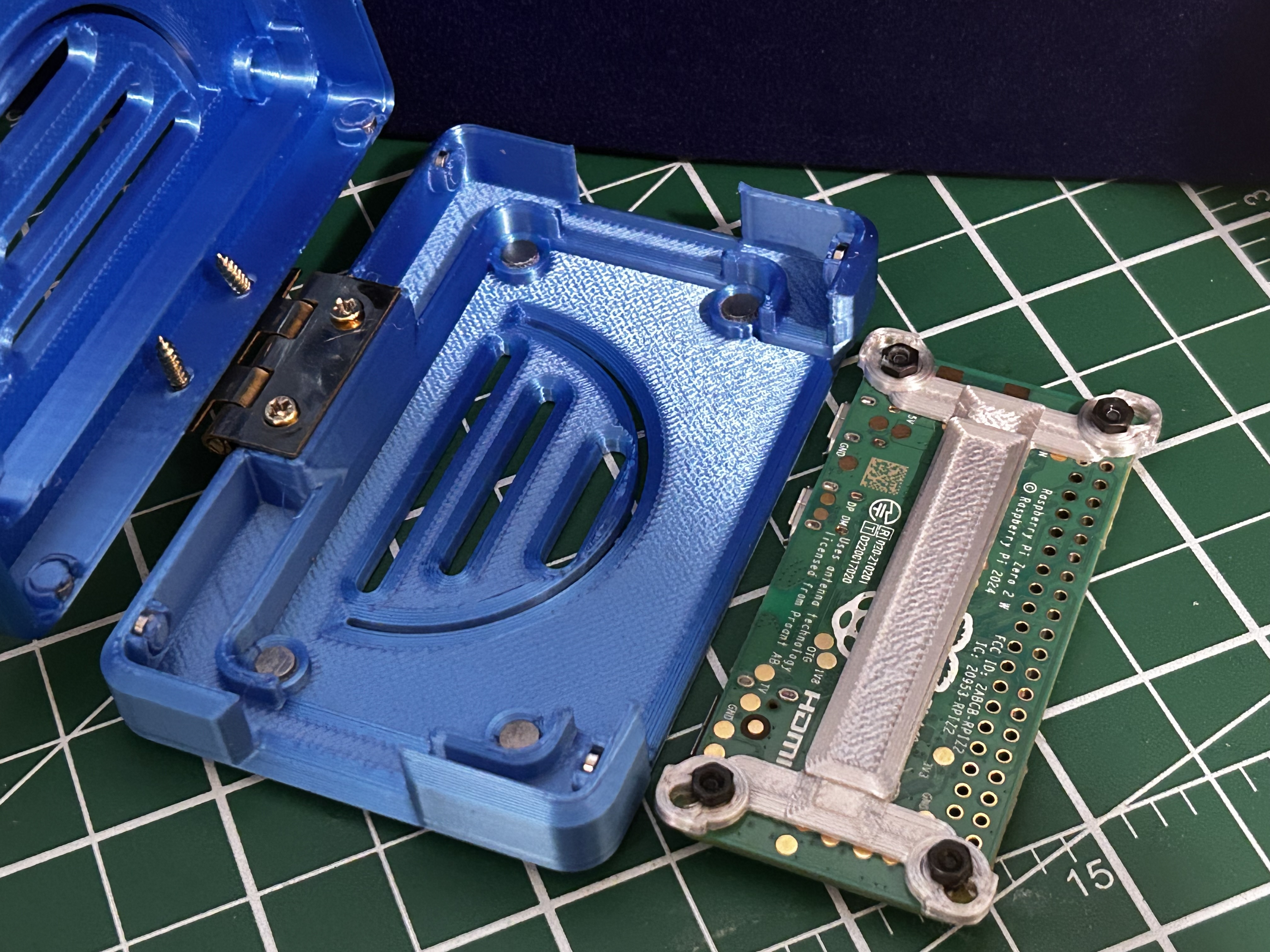 Miniatura 3 do modelo 3D Ground Zero Pi Zero 2W Hinged Case V1